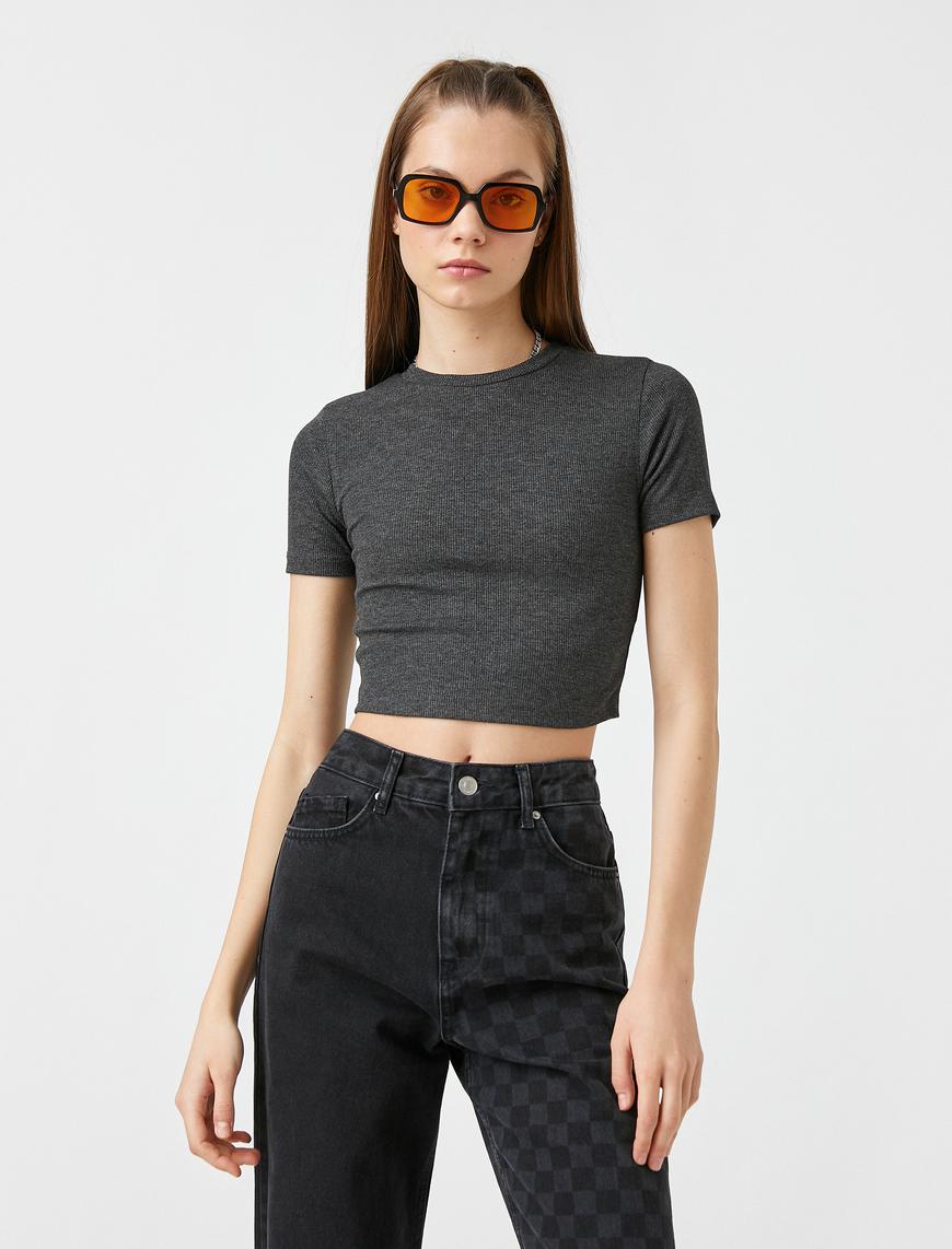   Kısa Kollu Crop Tişört
