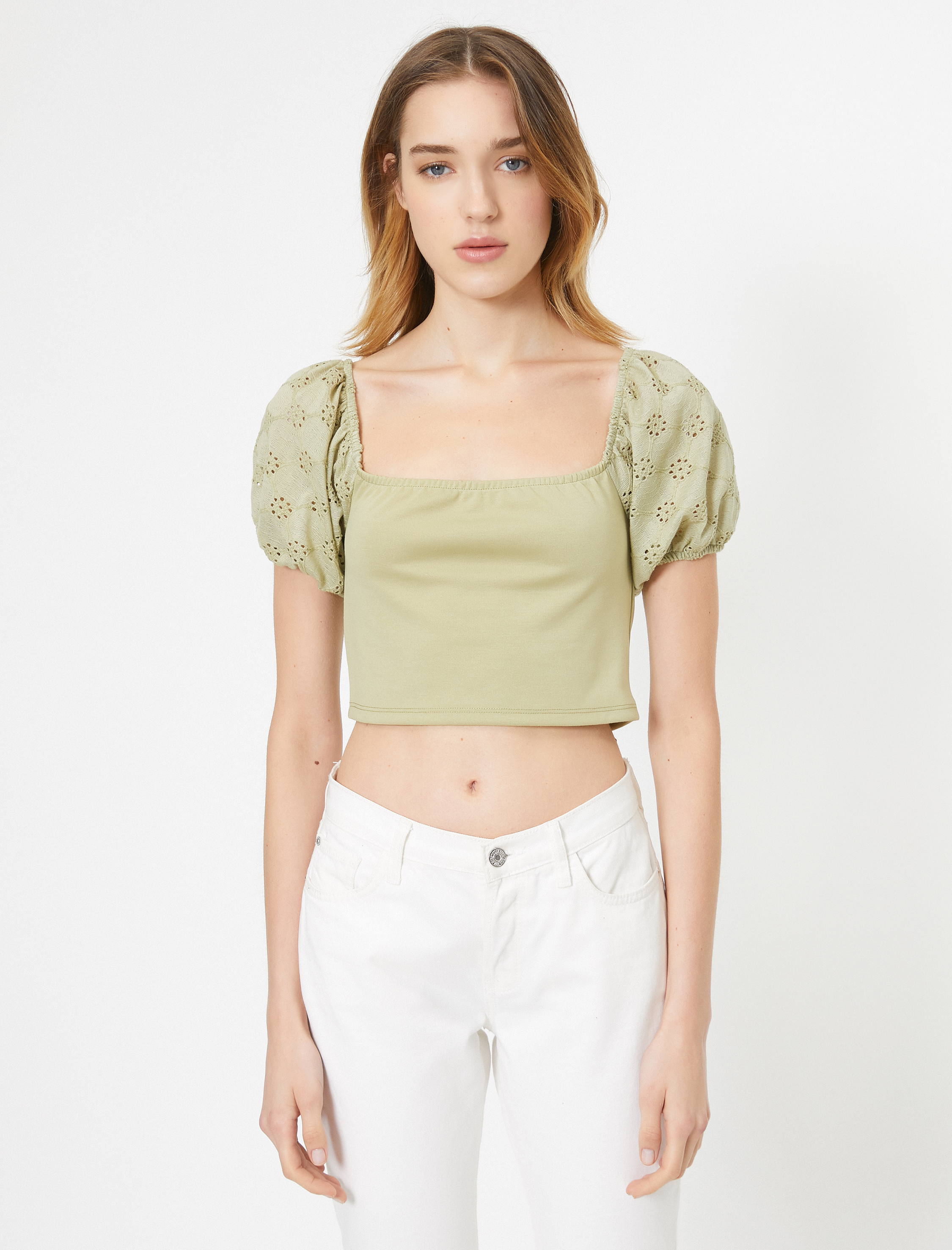   U Yaka Kısa Kollu Kolları Volanlı Tişört