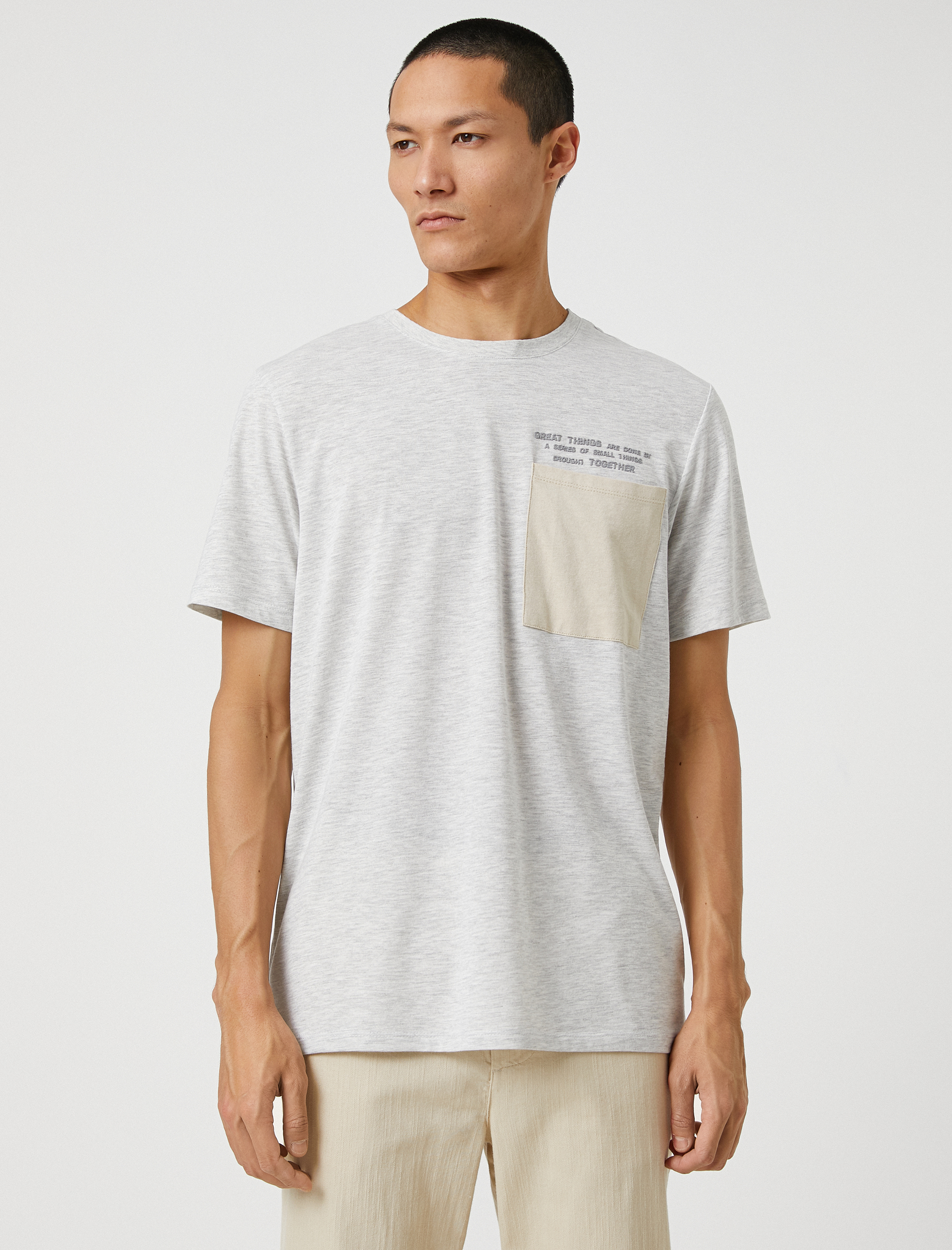   Slogan İşlemeli Tişört Cep Detaylı Bisiklet Yaka