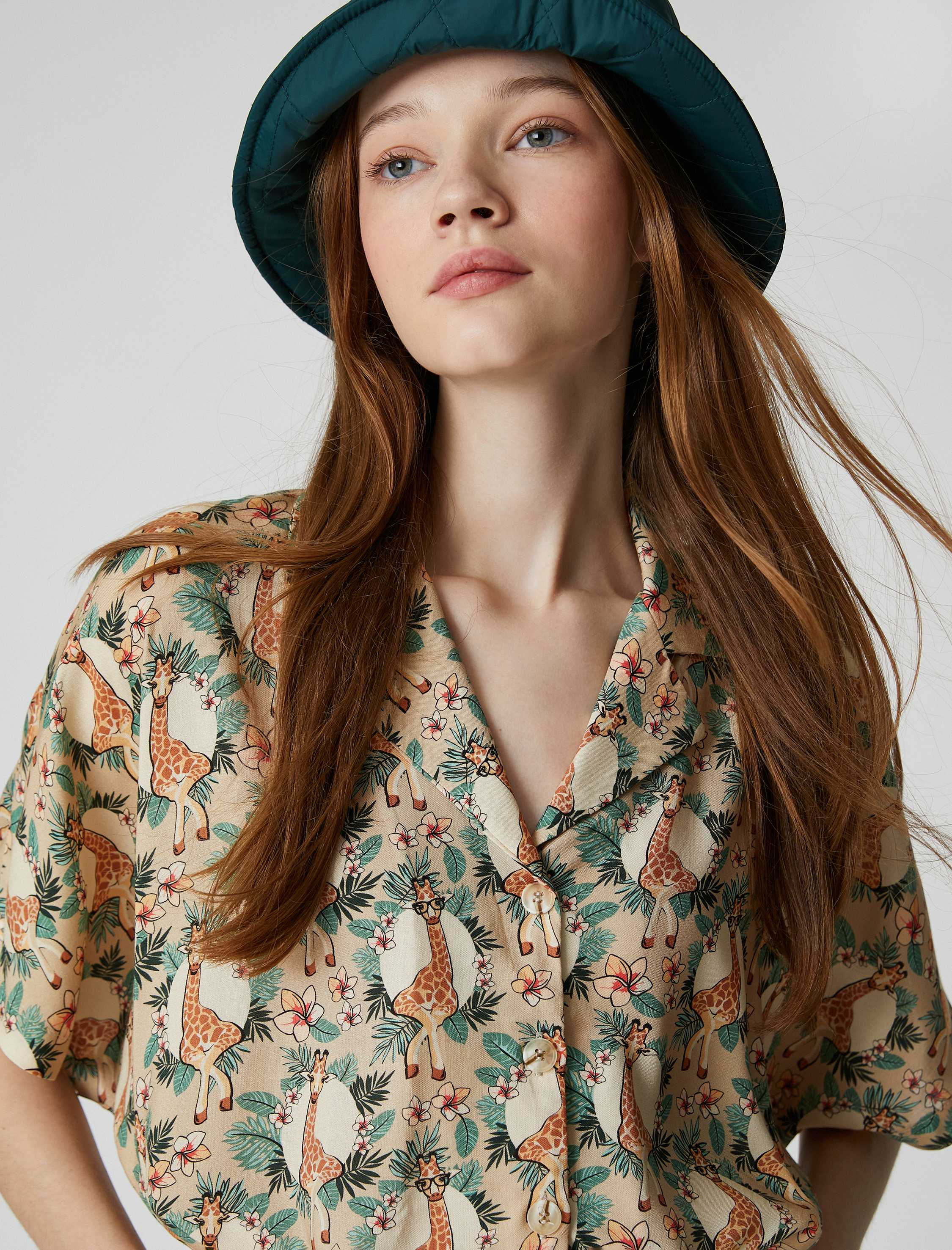   Desenli Gömlek Rahat Kesim Kısa Kollu Düğmeli