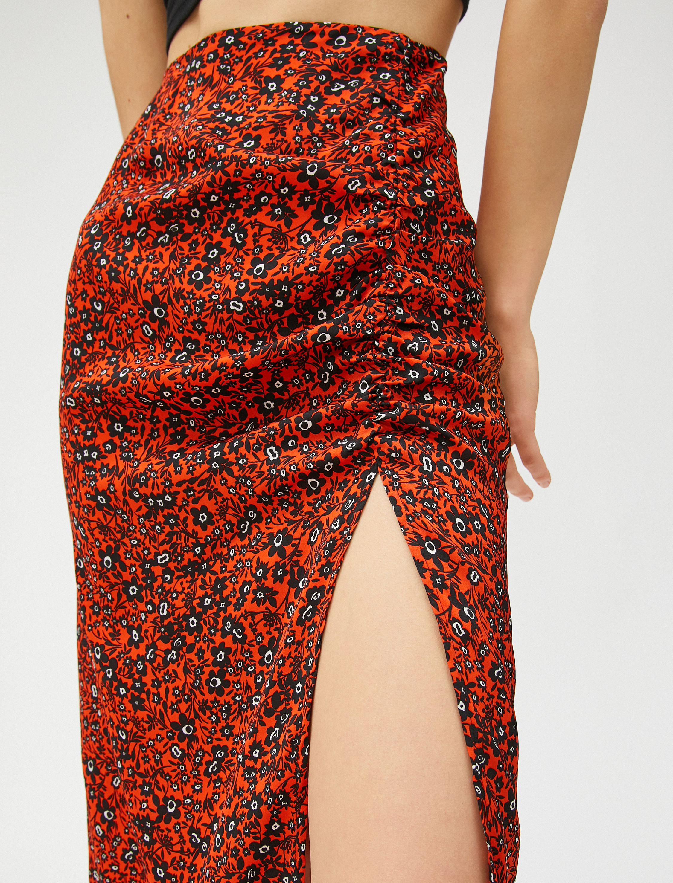   Midi Etek Çiçekli Yırtmaç Detaylı Drapeli