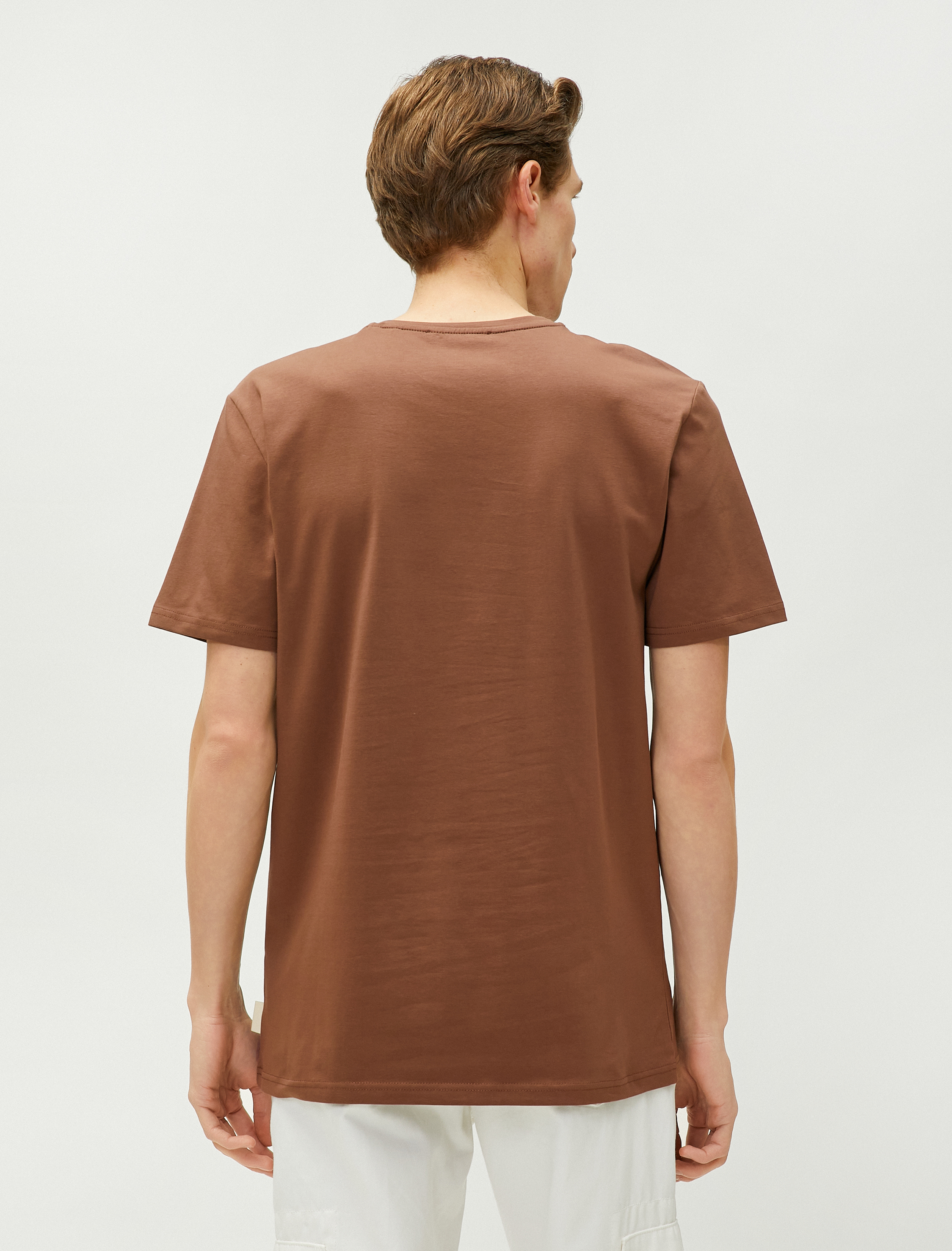   Basic Tişört Etiket Detaylı Kısa Kollu Bisiklet Yaka Pamuklu