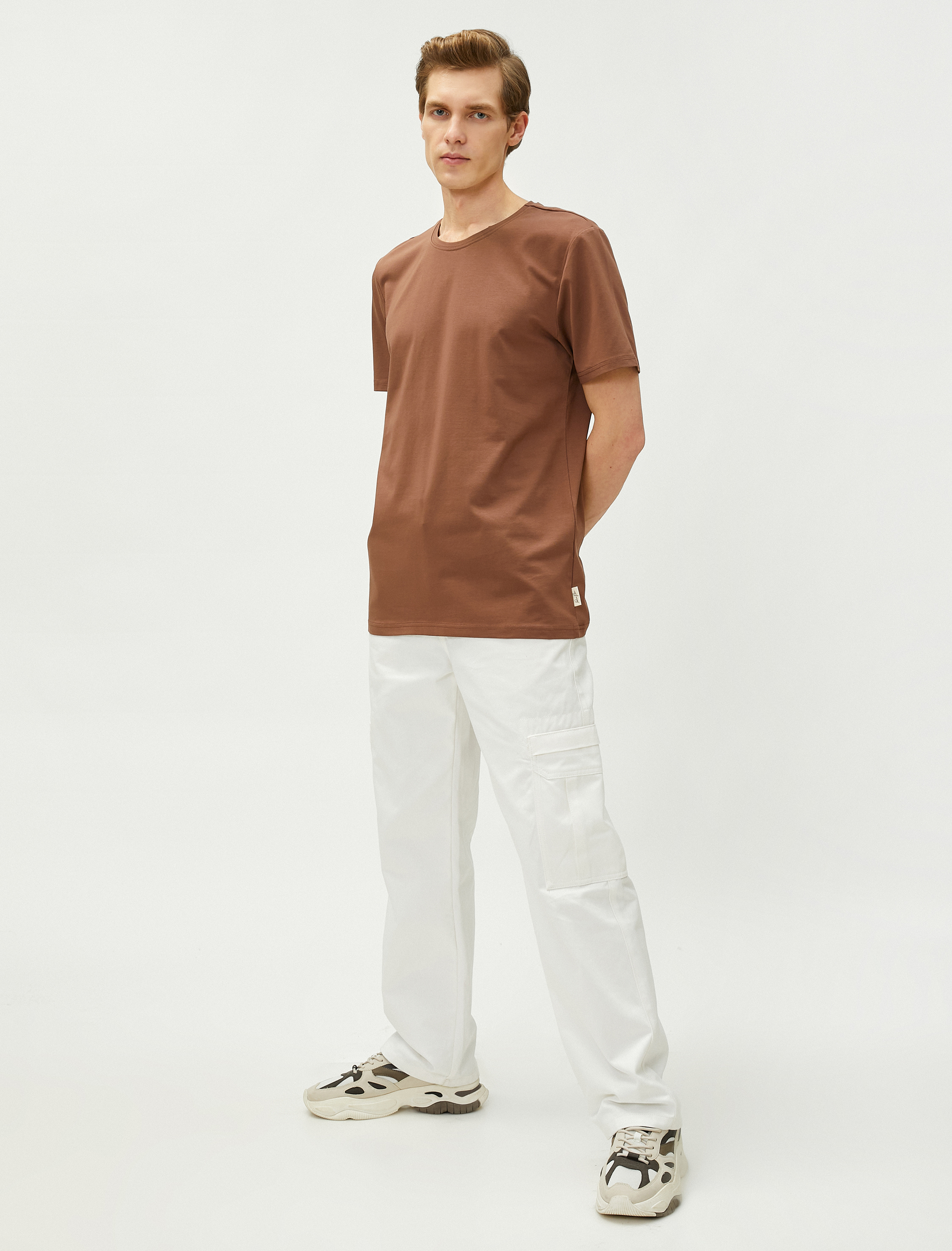   Basic Tişört Etiket Detaylı Kısa Kollu Bisiklet Yaka Pamuklu