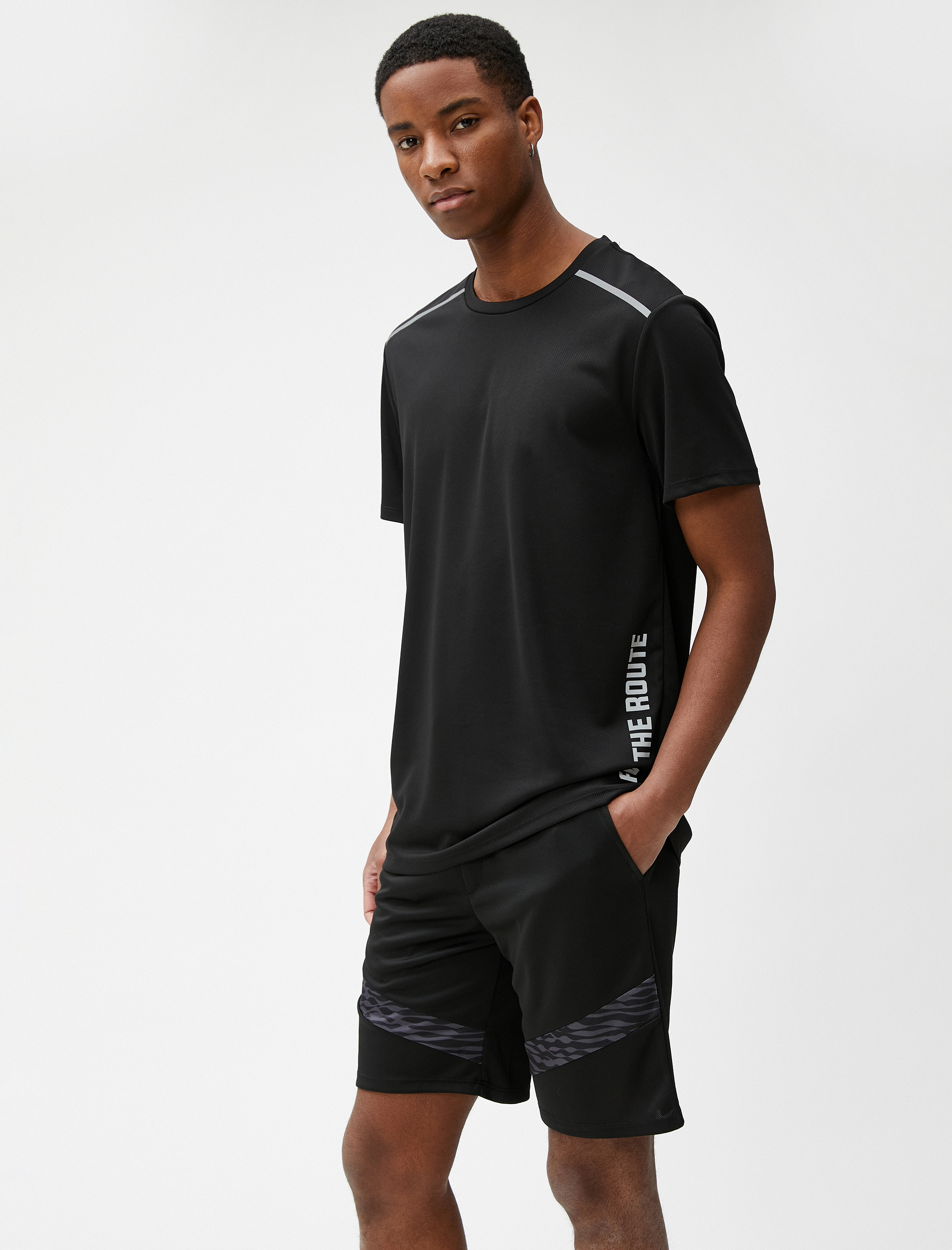   Spor Şort Beli Bağcıklı Baskı Detaylı Cepli