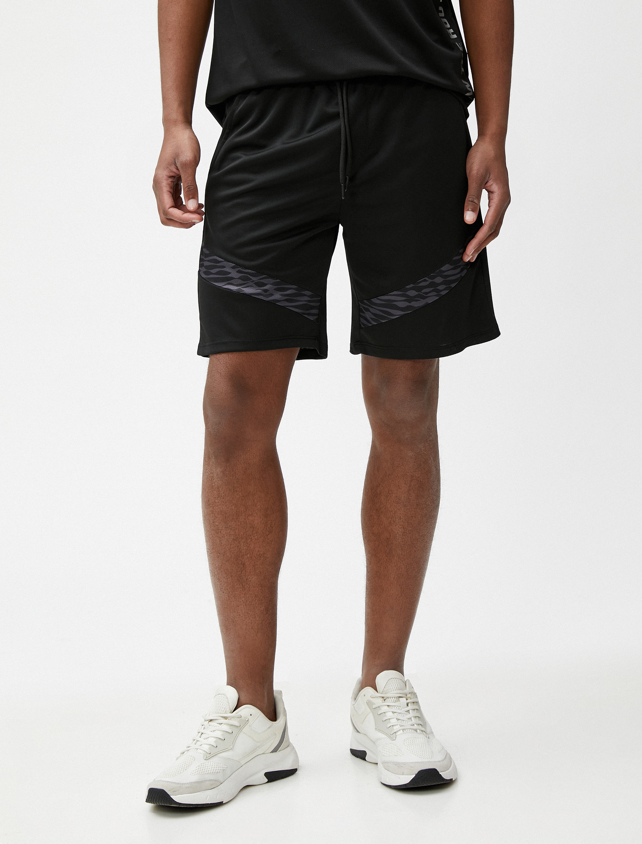   Spor Şort Beli Bağcıklı Baskı Detaylı Cepli