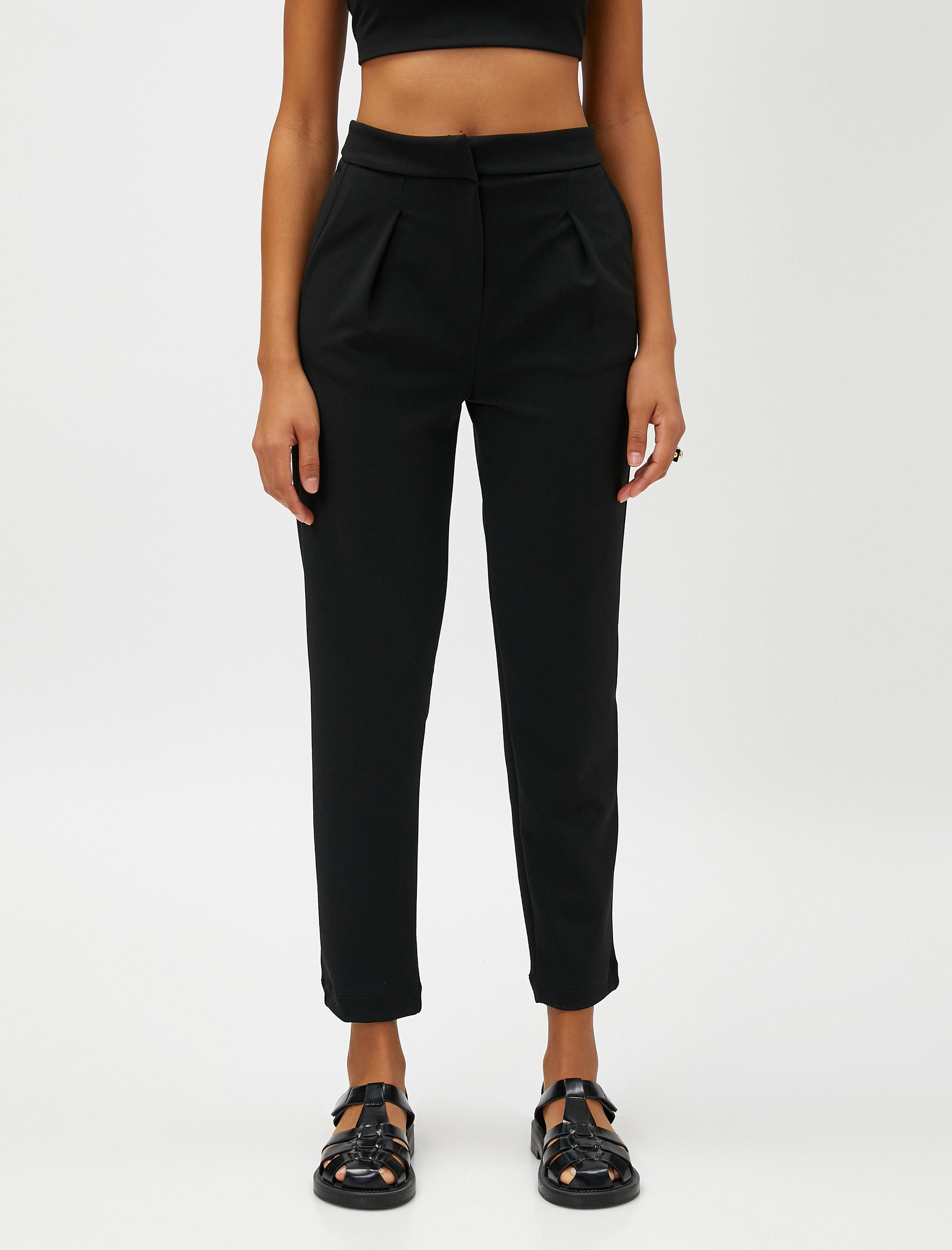   Havuç Pantolon Kumaş Pilise Detaylı Cepli