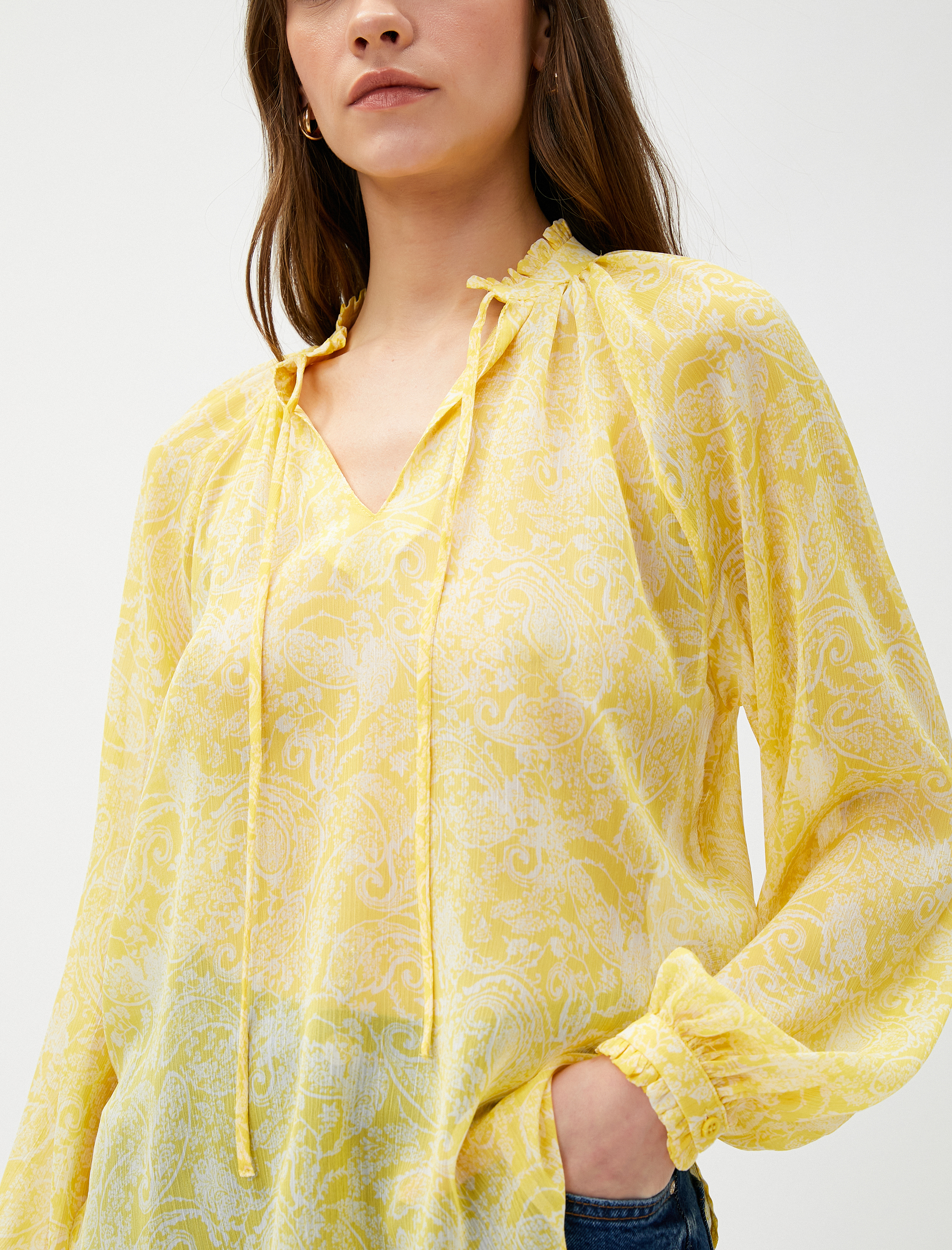   Çiçekli Bluz Uzun Kollu Yaka Detaylı