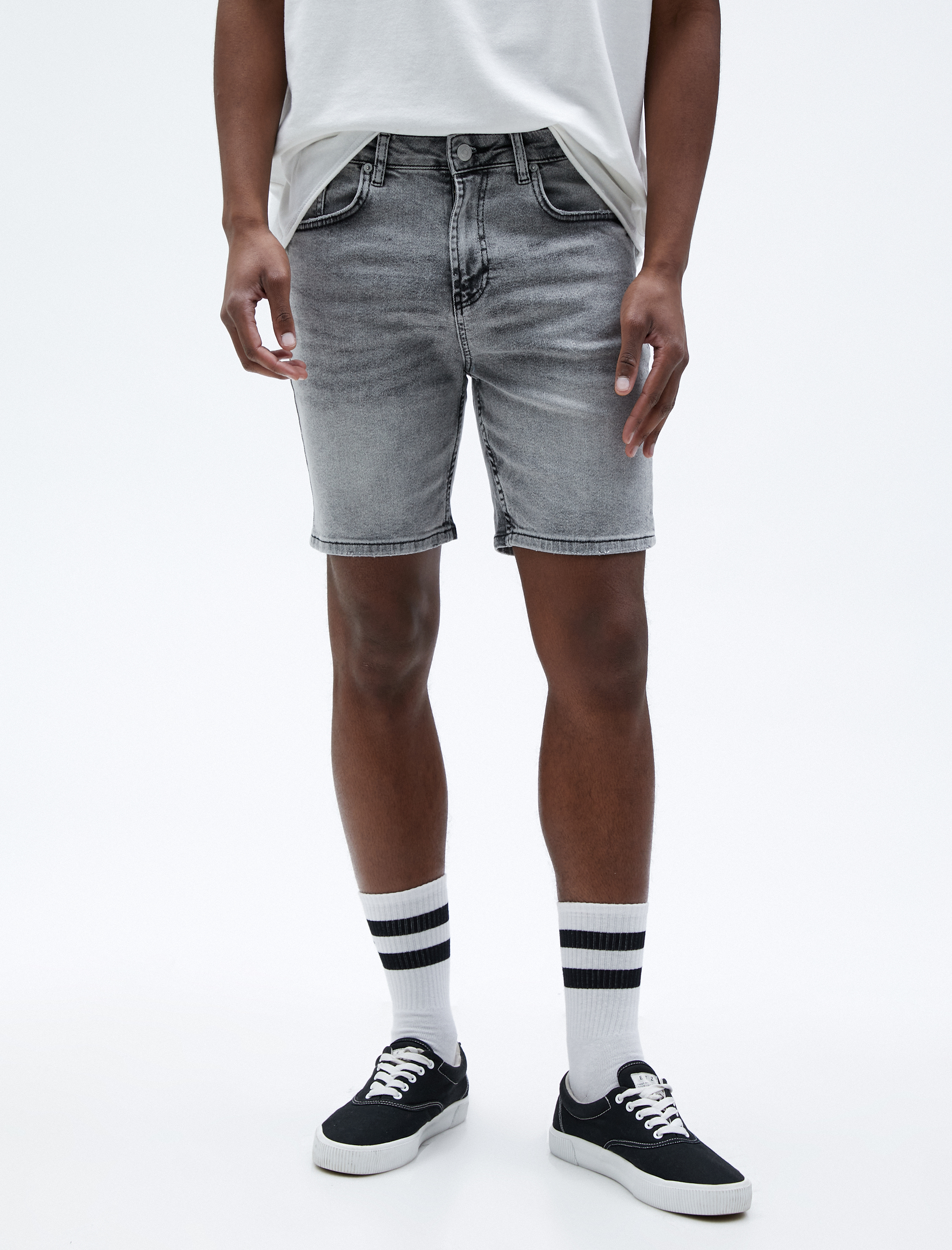 Kısa Şort Kot Düğmeli 5 Cep Detaylı