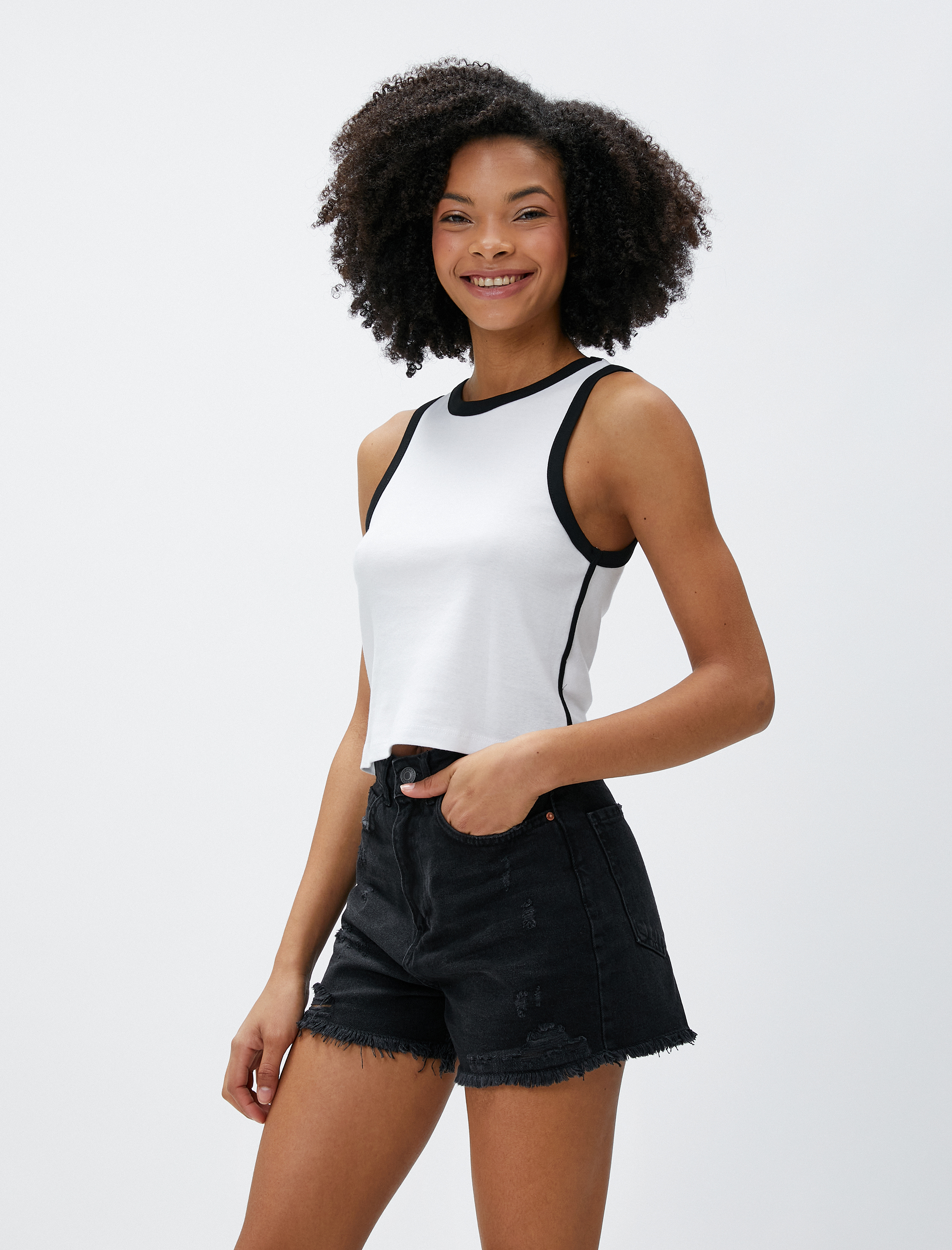   Crop Atlet Pamuklu Bisiklet Yaka Biye Detaylı