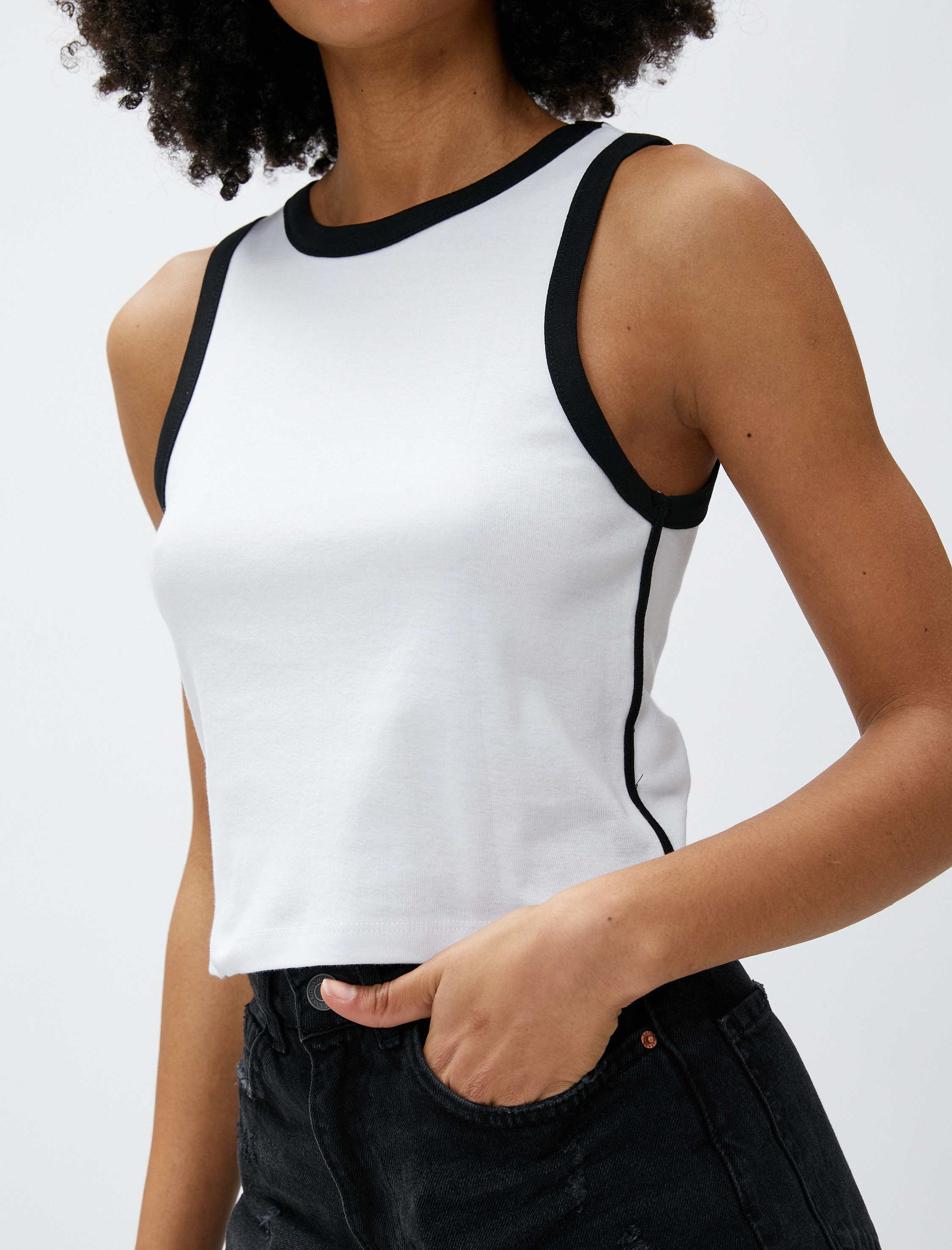   Crop Atlet Pamuklu Bisiklet Yaka Biye Detaylı