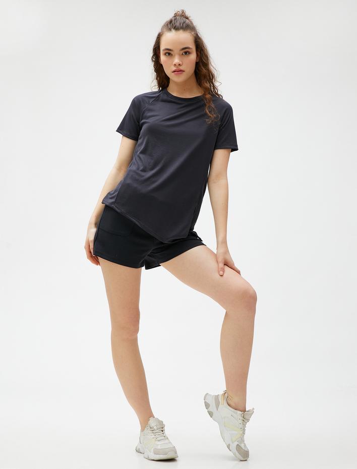  Modal Karışımlı Spor Tişört Yırtmaç Detaylı