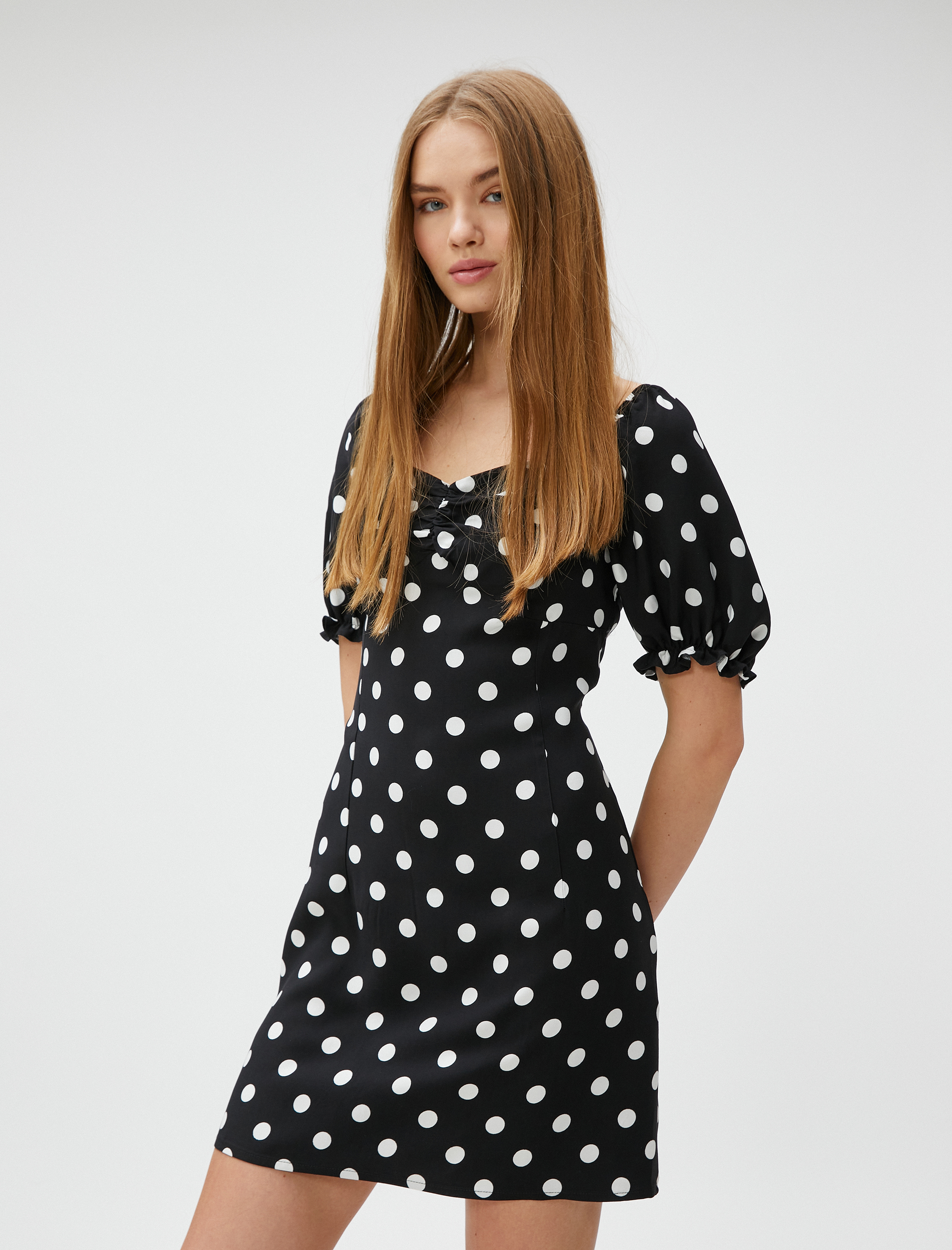   Mini Puantiyeli Elbise Balon Kollu Önü Drapeli