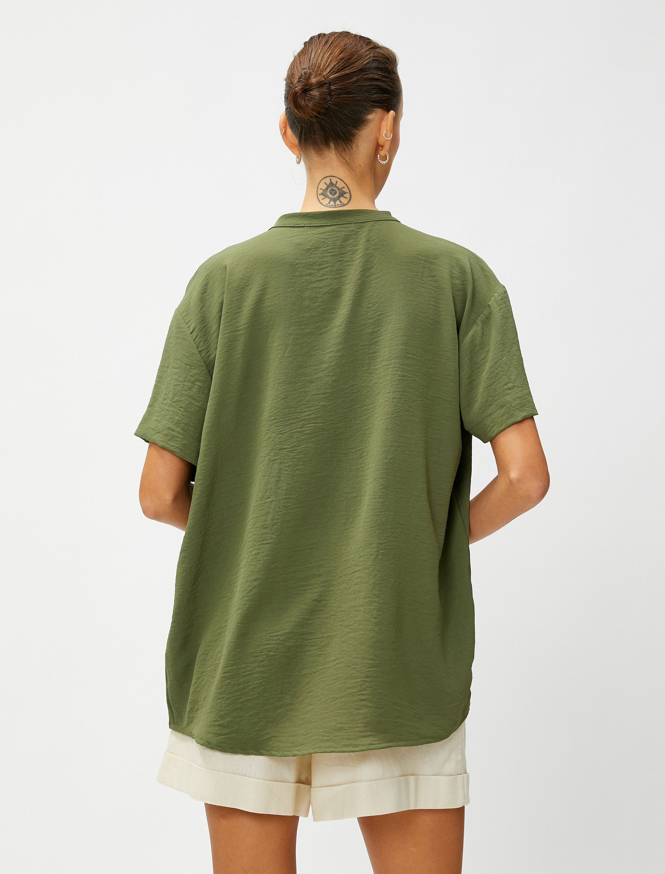   Kısa Kollu Bluz Cepli Hakim Yaka