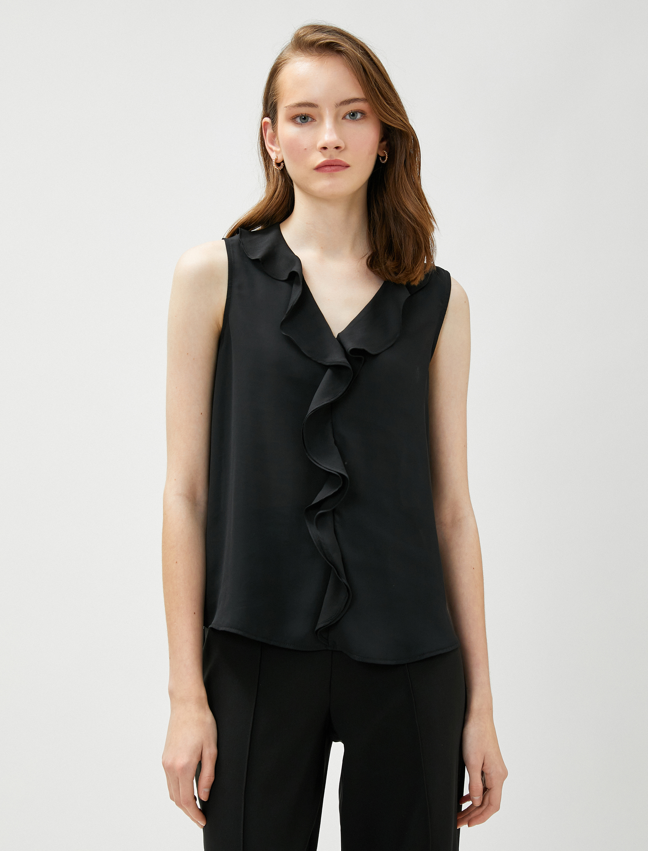   Volanlı Kolsuz Bluz V Yaka