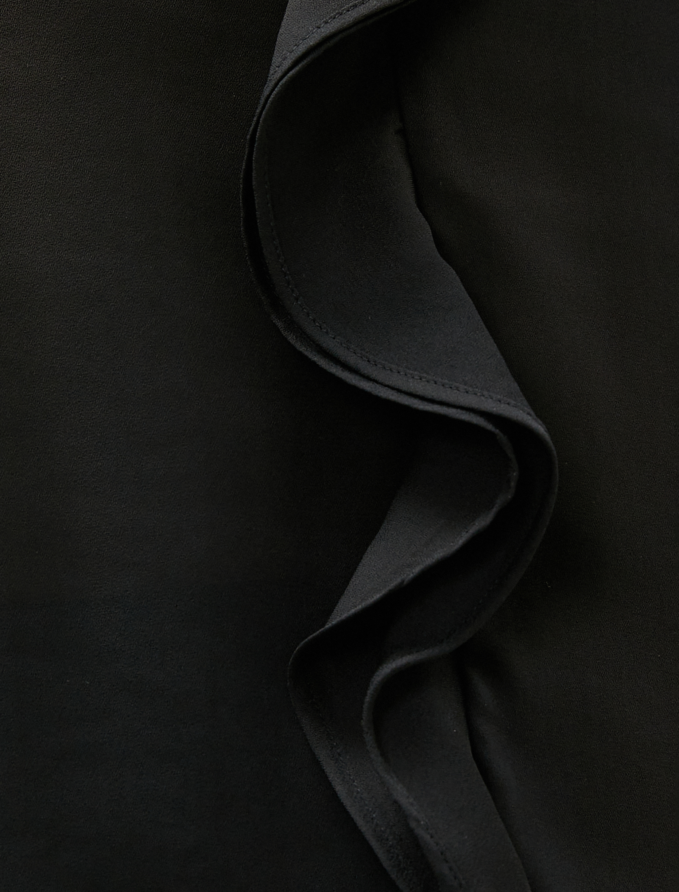   Volanlı Kolsuz Bluz V Yaka