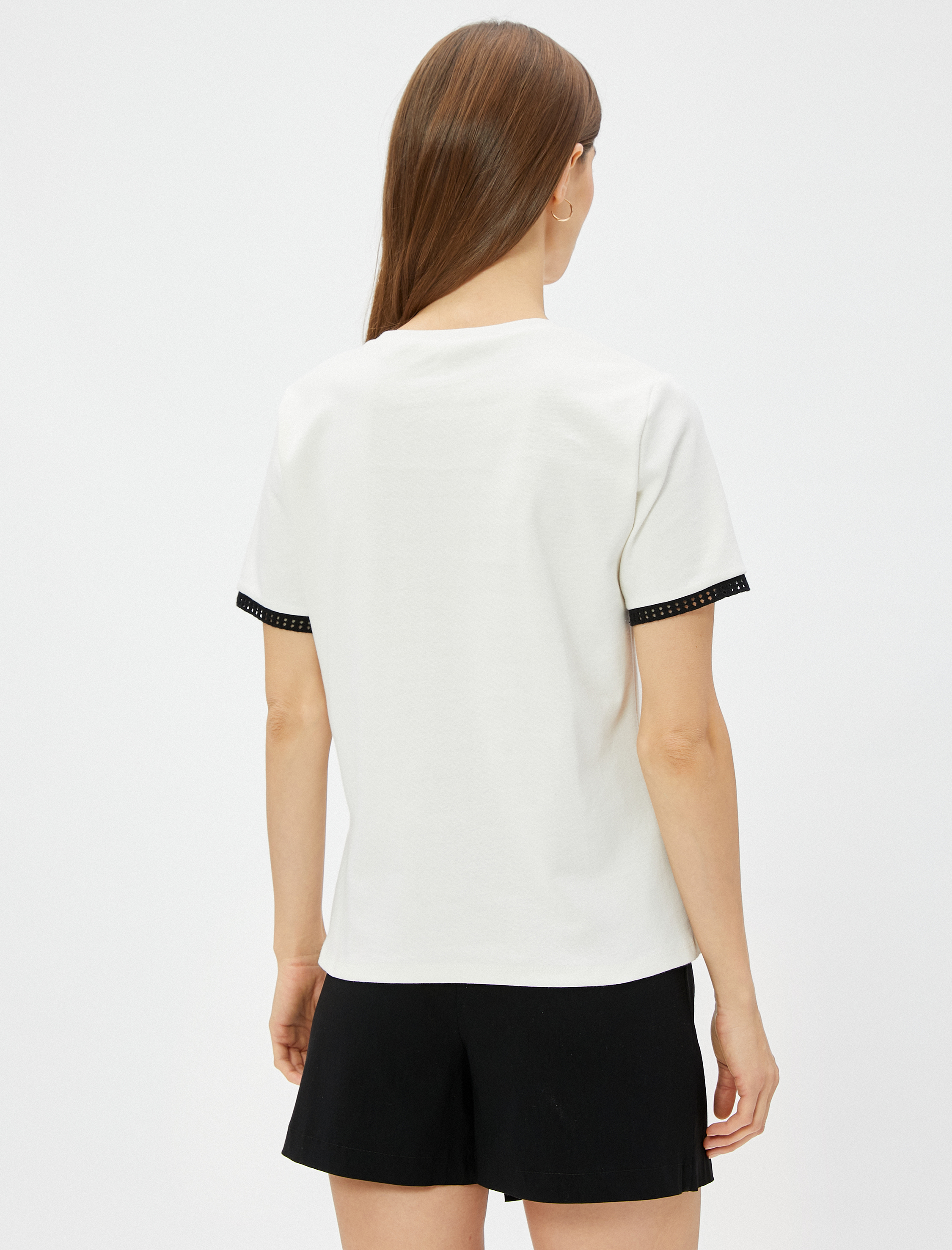   Biye Detaylı Tişört Kısa Kollu Pamuklu