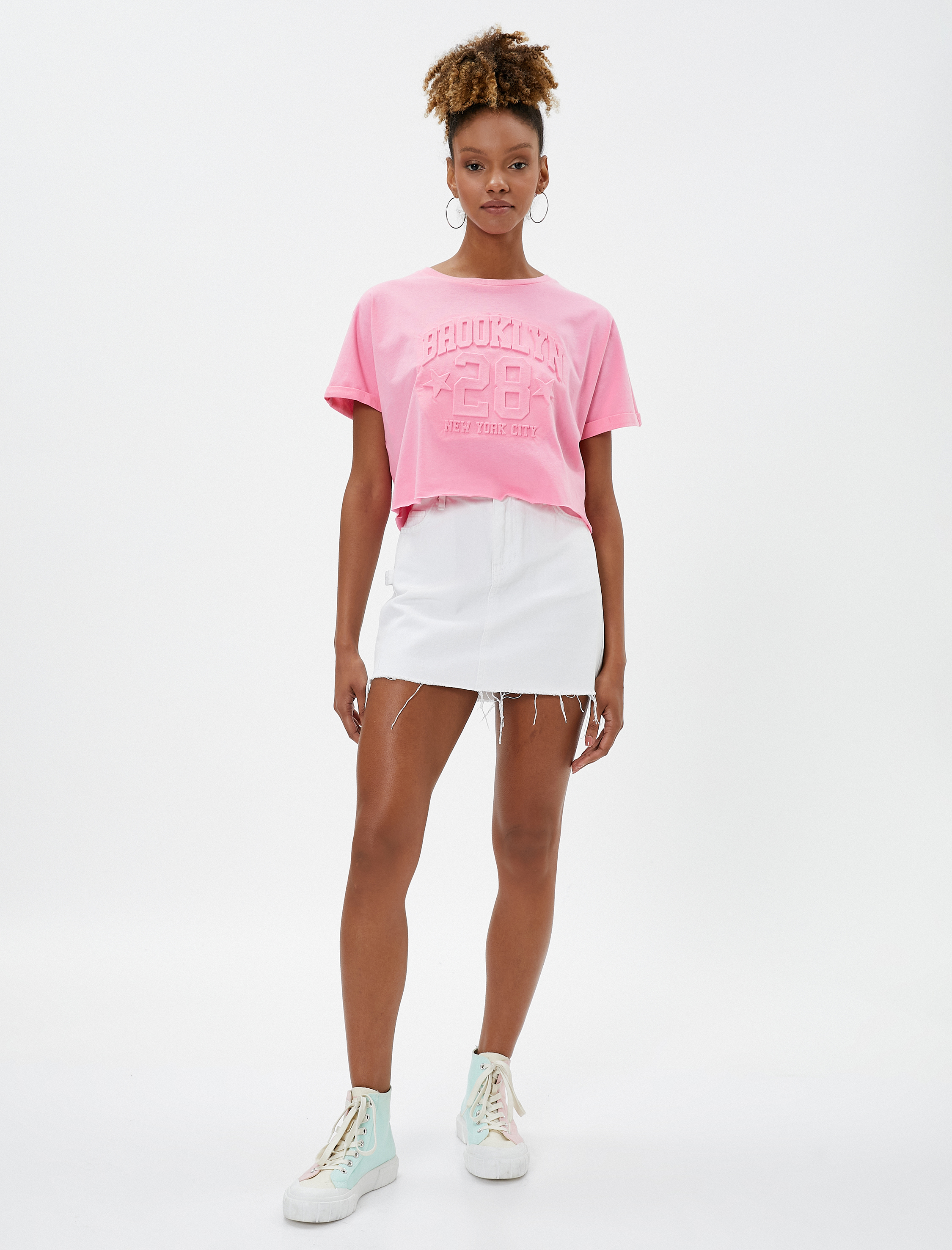   Kolej Tişört Slogan Kabartmalı Bisiklet Yaka Kısa Kollu