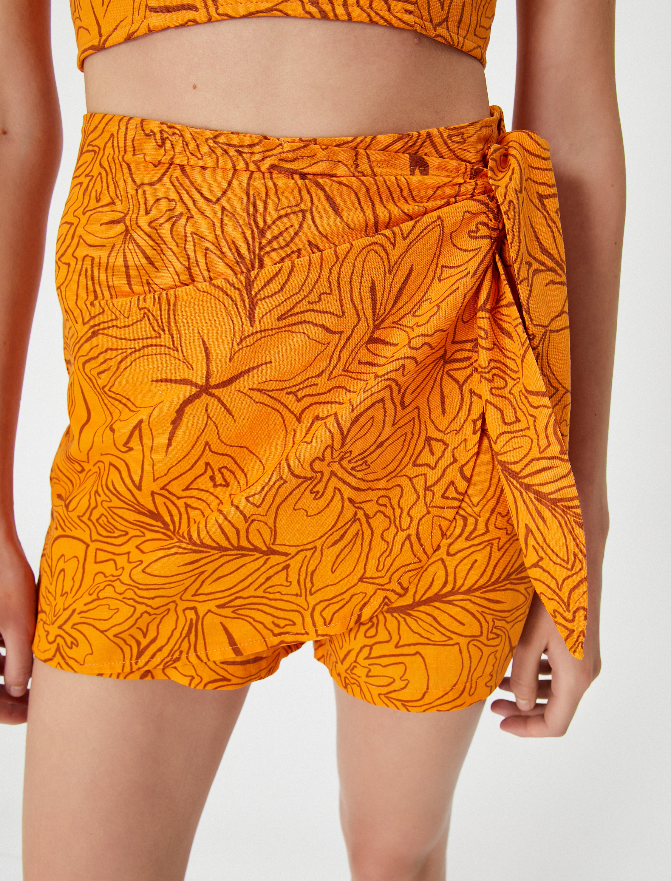   Koton X Şahika Ercümen - Bağlamalı Mini Şort Etek