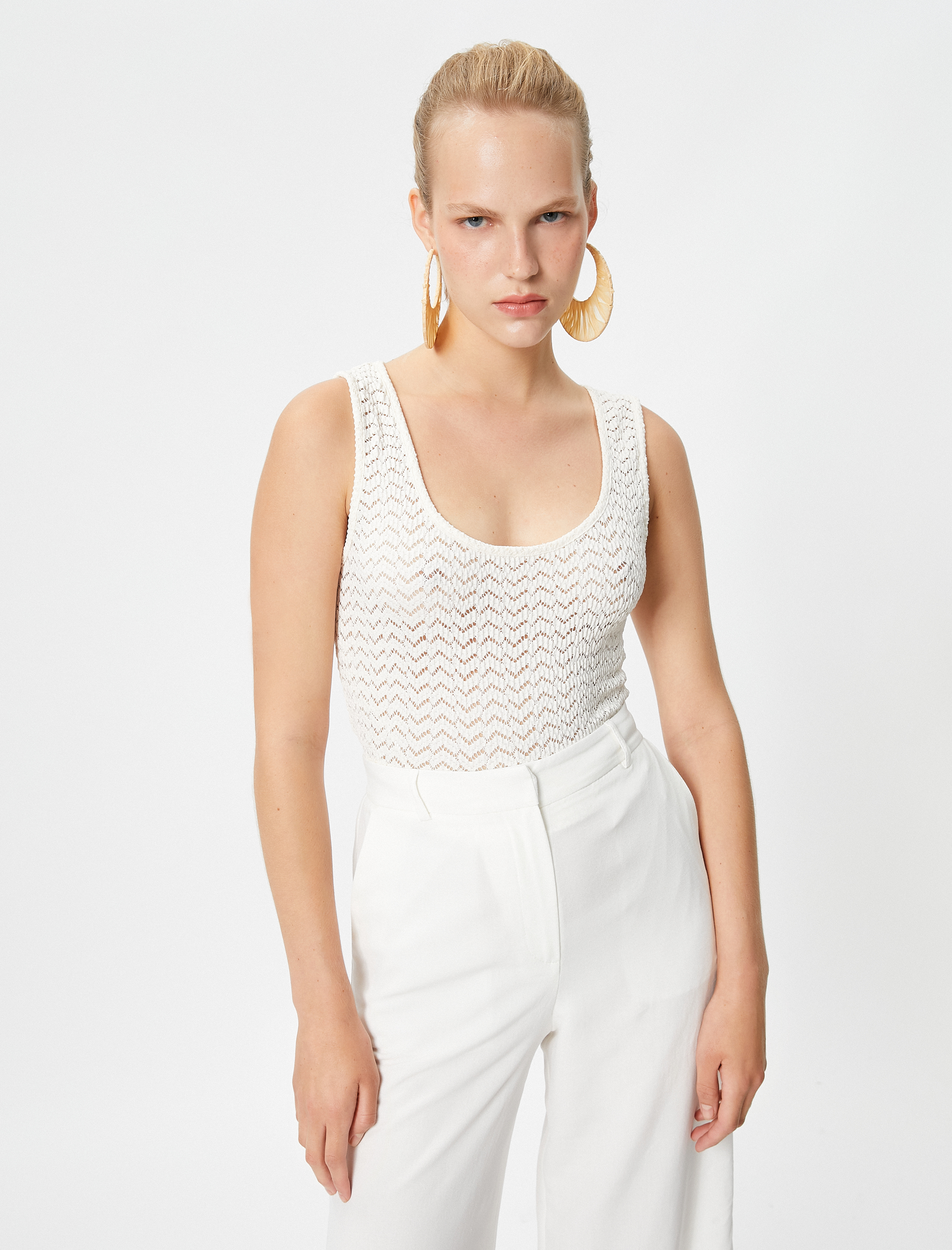   Koton X Şahika Ercümen - U Yaka Kroşe Atlet