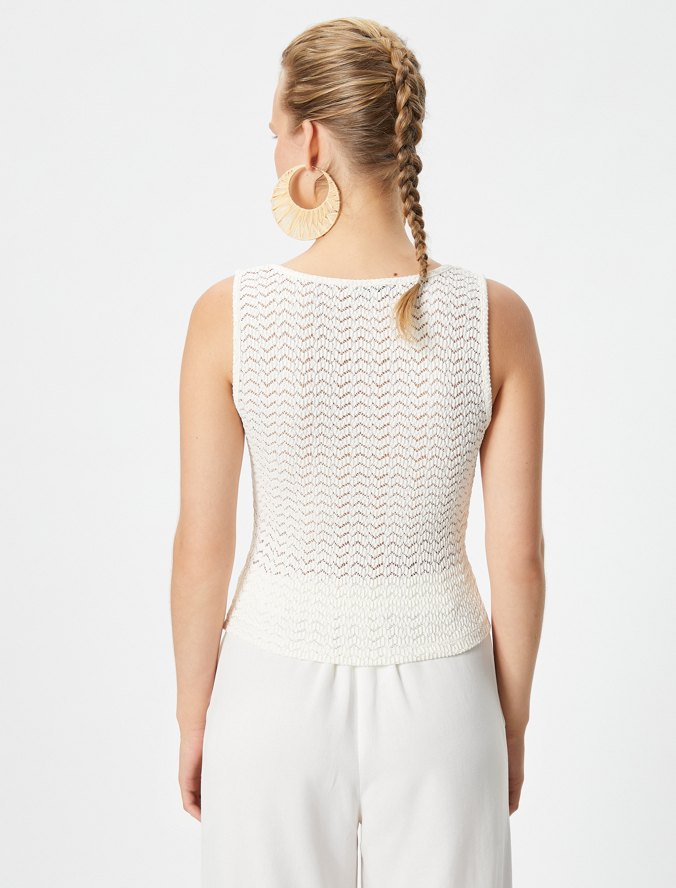   Koton X Şahika Ercümen - U Yaka Kroşe Atlet