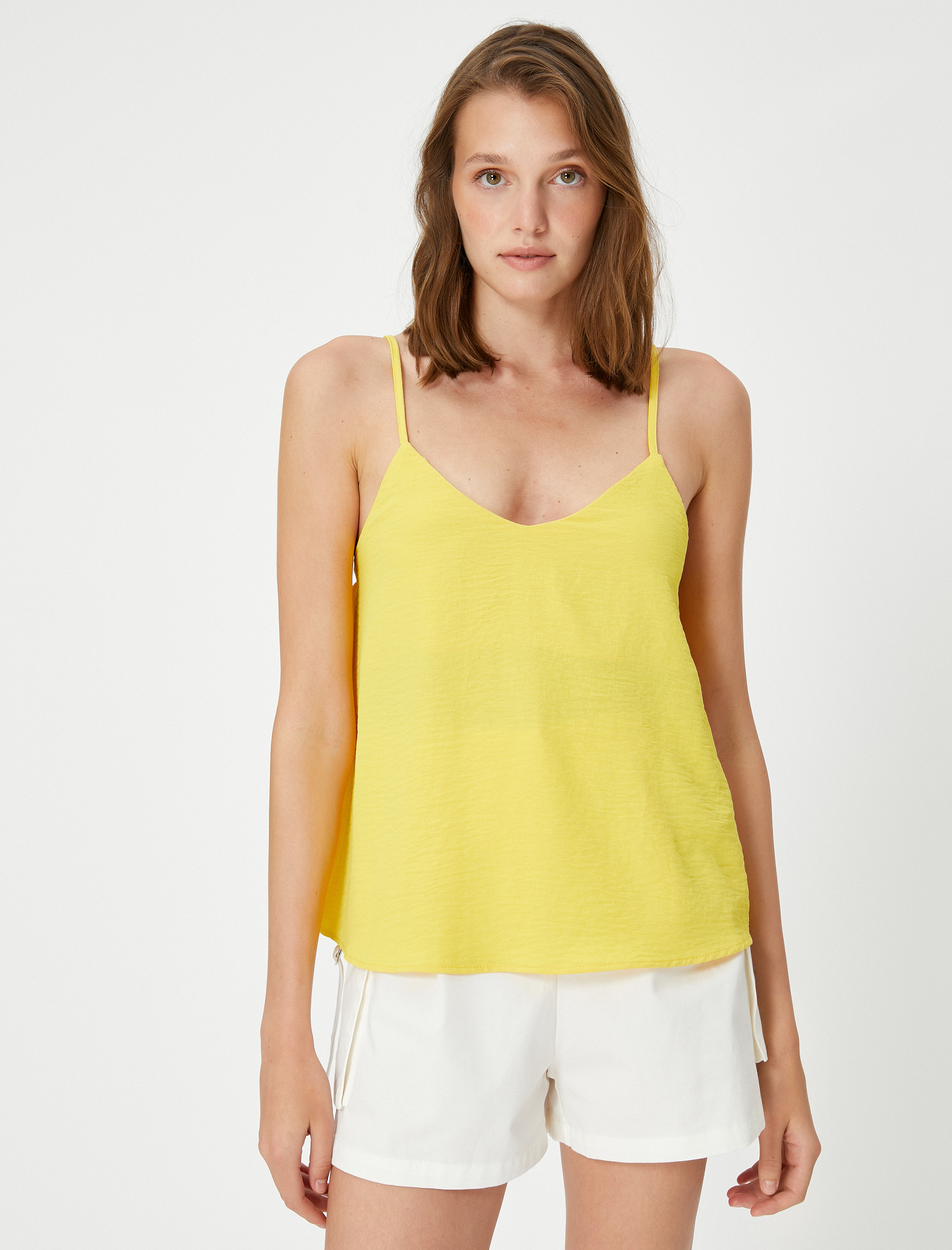   İnce Askılı Bluz Dokulu V Yaka