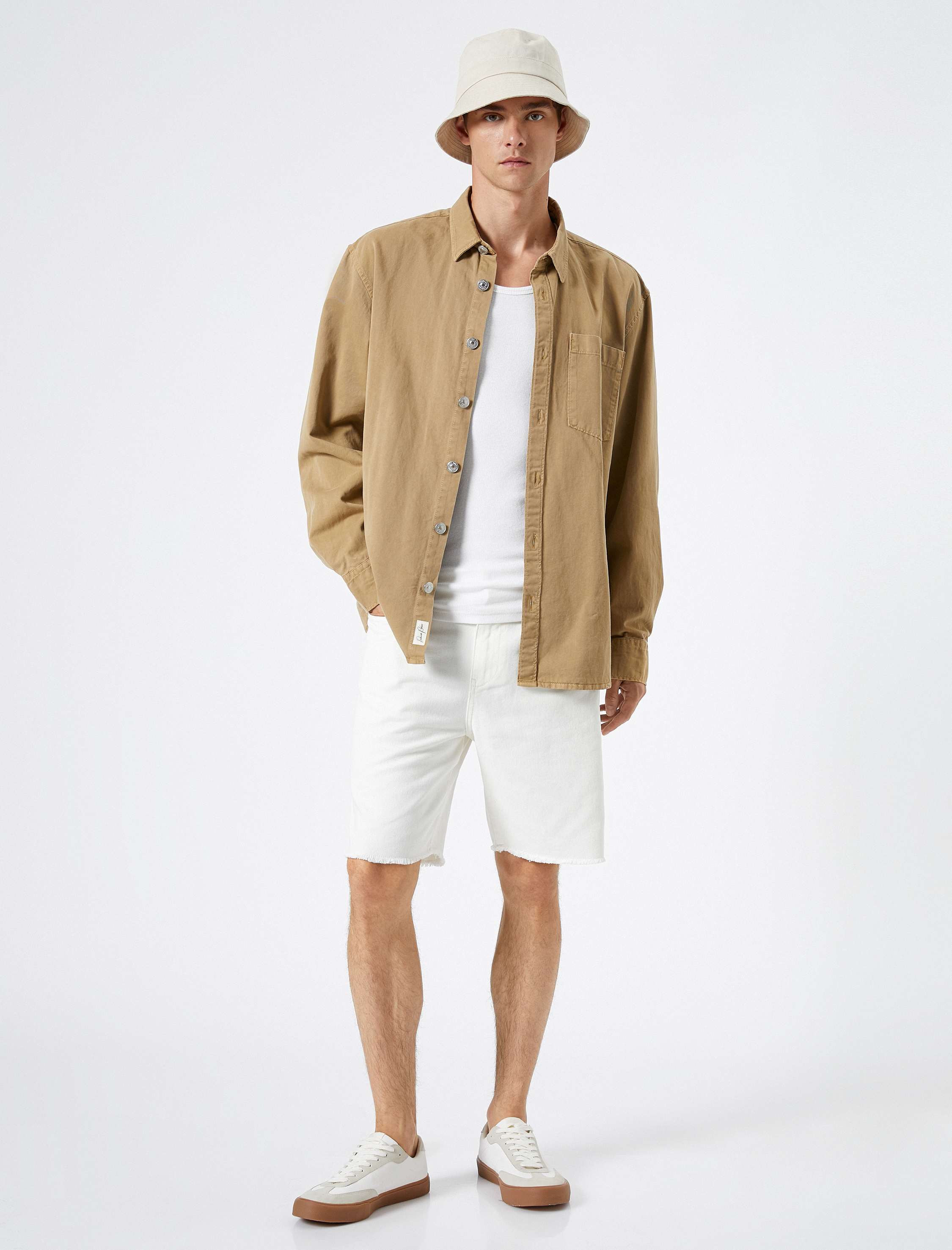   Bermuda Kot Şort Cep Detaylı Düğmeli Paçası Püsküllü