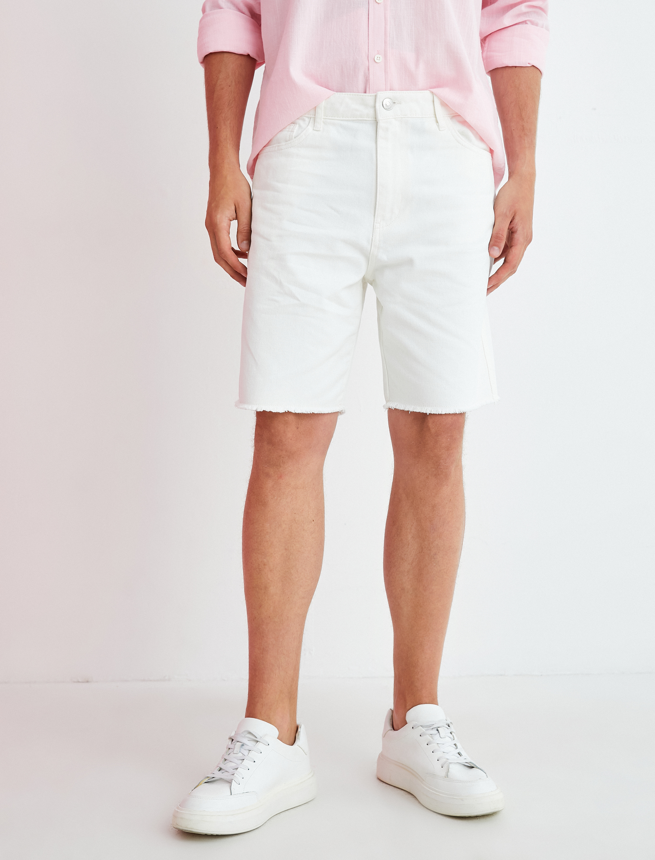   Bermuda Kot Şort Cep Detaylı Düğmeli Paçası Püsküllü