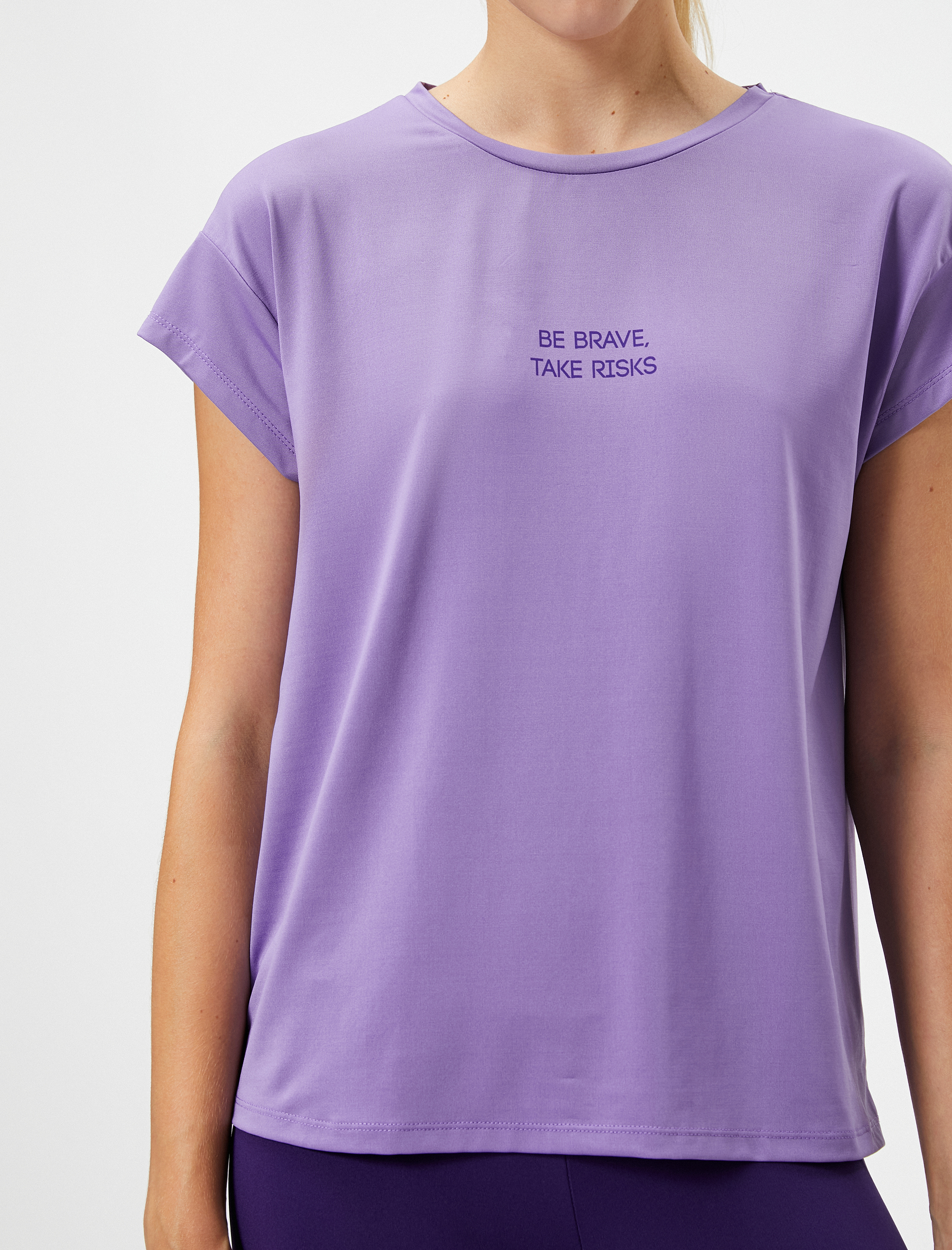   Spor Tişört Slogan Baskılı Sırtı Pencere Detaylı Kısa Kollu