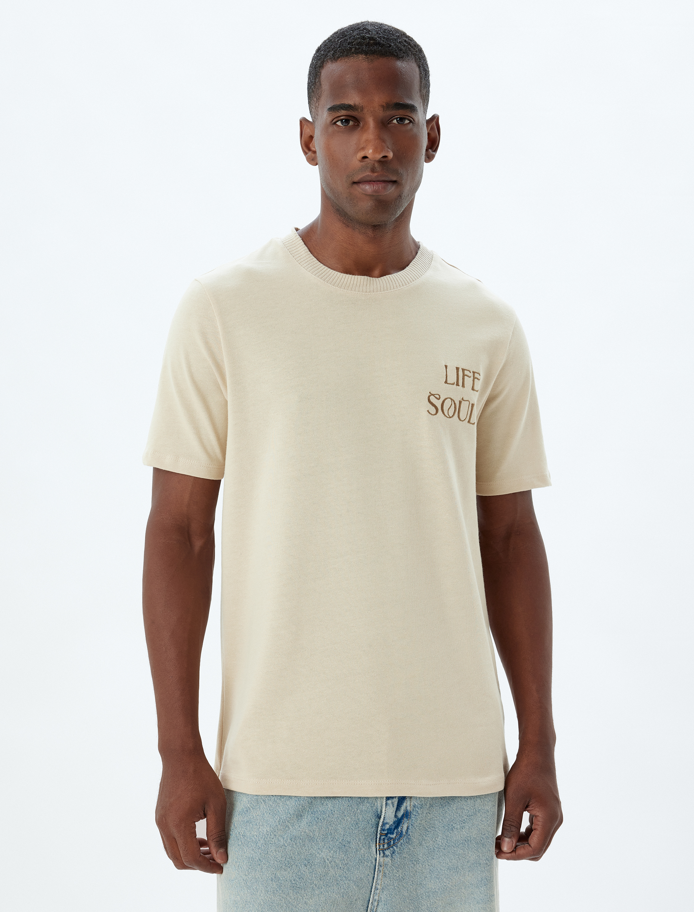   Bisiklet Yaka Pamuklu Regular Fit Slogan İşlemeli Kısa Kollu Tişört