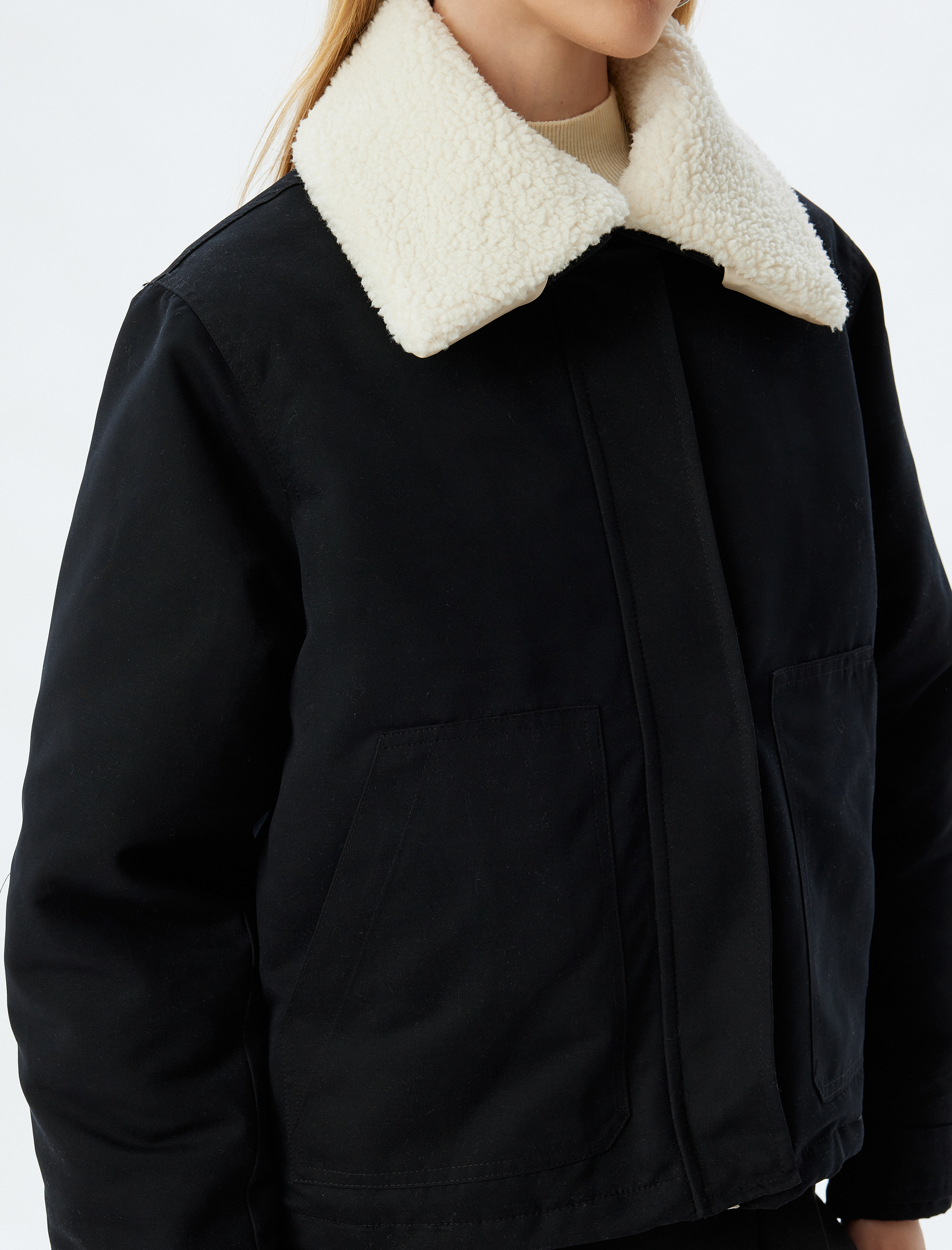   Mevsimlik Ceket Peluş Yaka Detaylı Cepli Fermuarlı