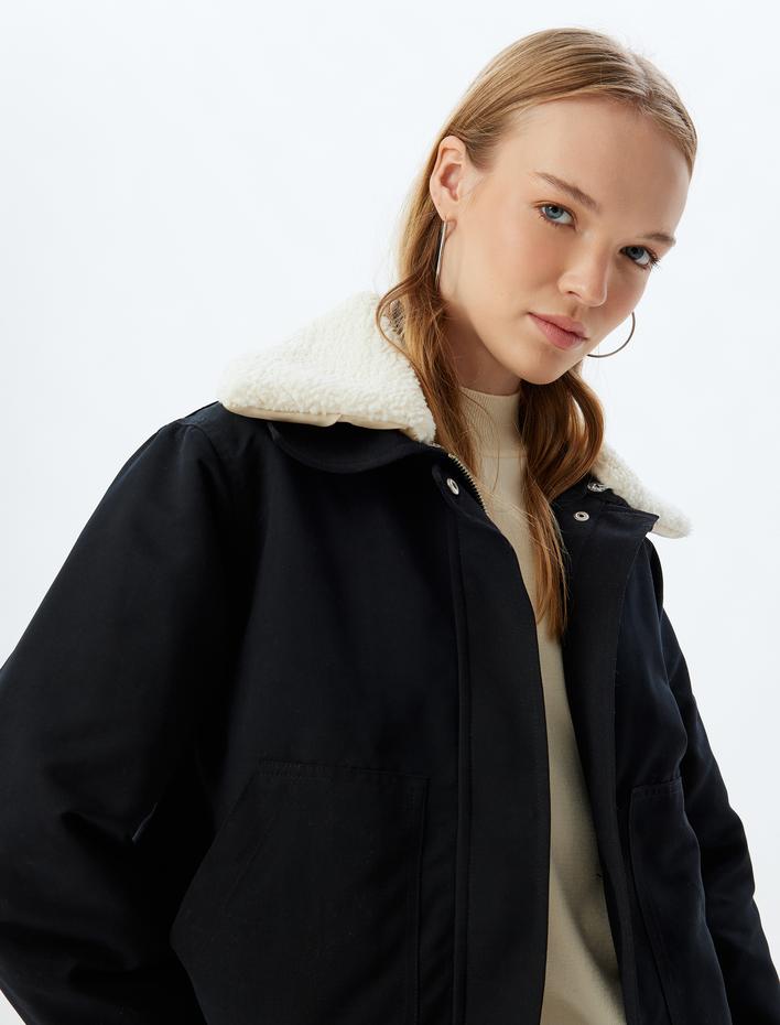  Mevsimlik Ceket Peluş Yaka Detaylı Cepli Fermuarlı