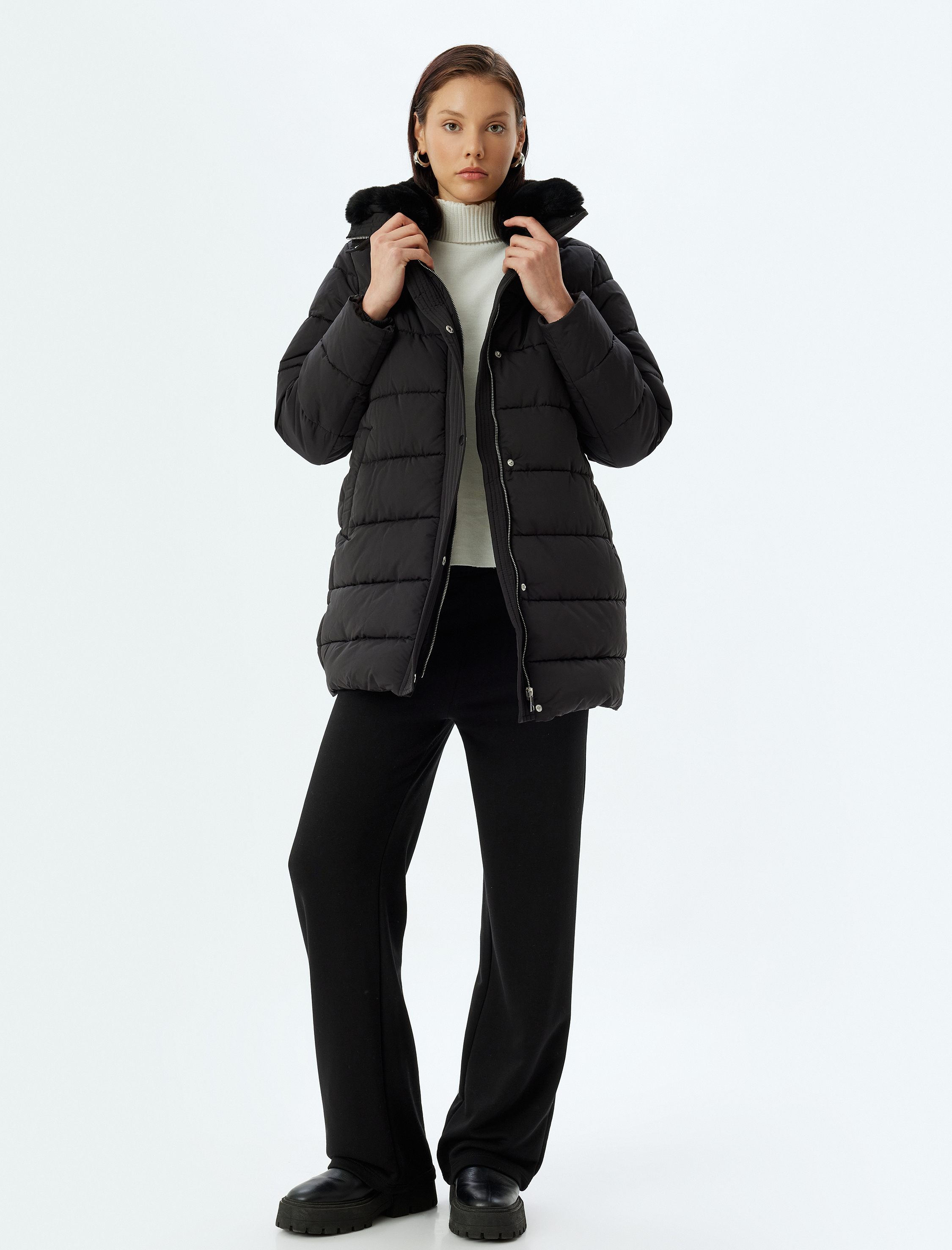   Yakası Suni Kürklü Şişme Mont Su İtici Kalça Boy Cepli Fermuarlı