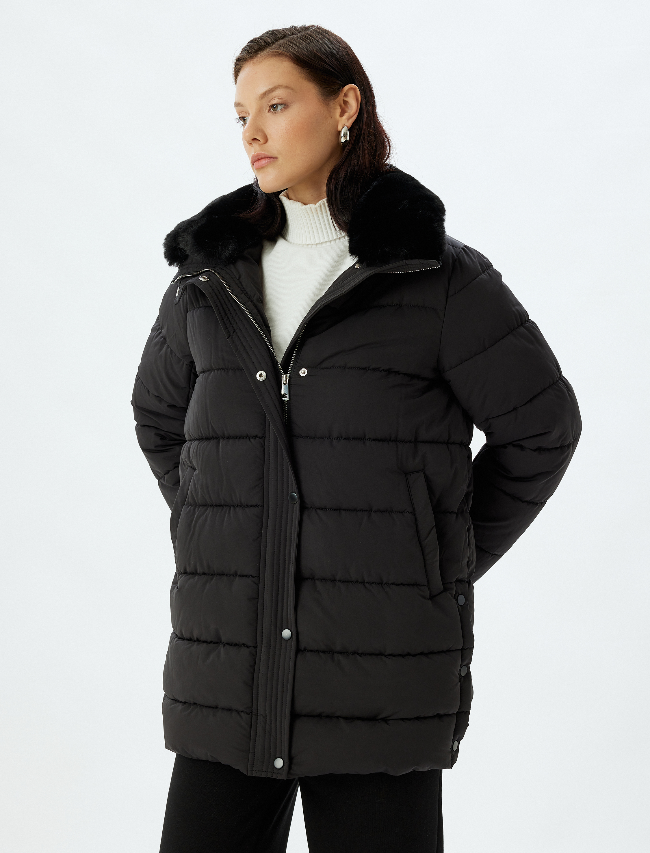   Yakası Suni Kürklü Şişme Mont Su İtici Kalça Boy Cepli Fermuarlı