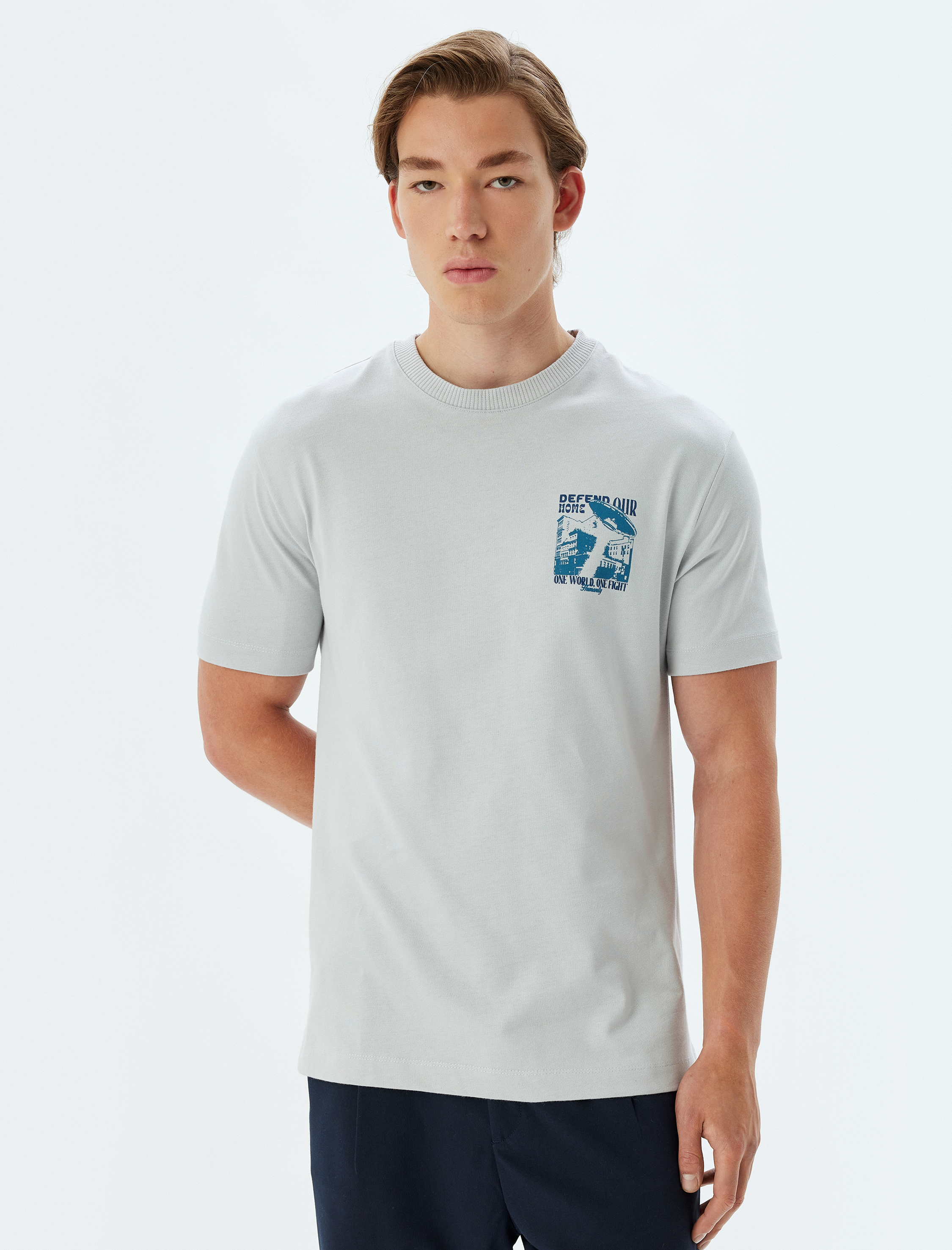   Bisiklet Yaka Kısa Kollu Regular Fit Pamuklu Arkası Baskılı Tişört