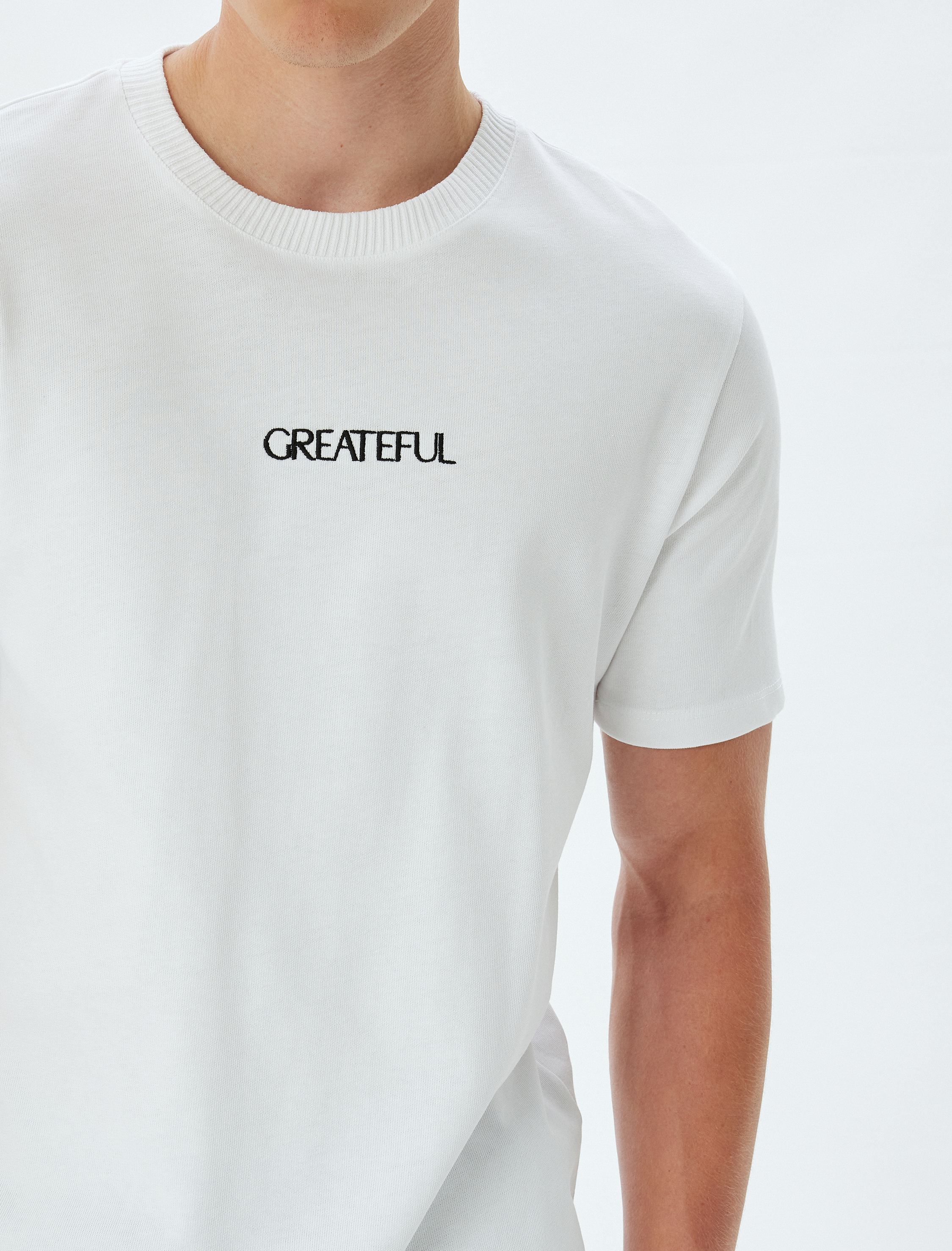   Slogan İşlemeli Bisiklet Yaka Kısa Kollu Pamuklu Basic Tişört