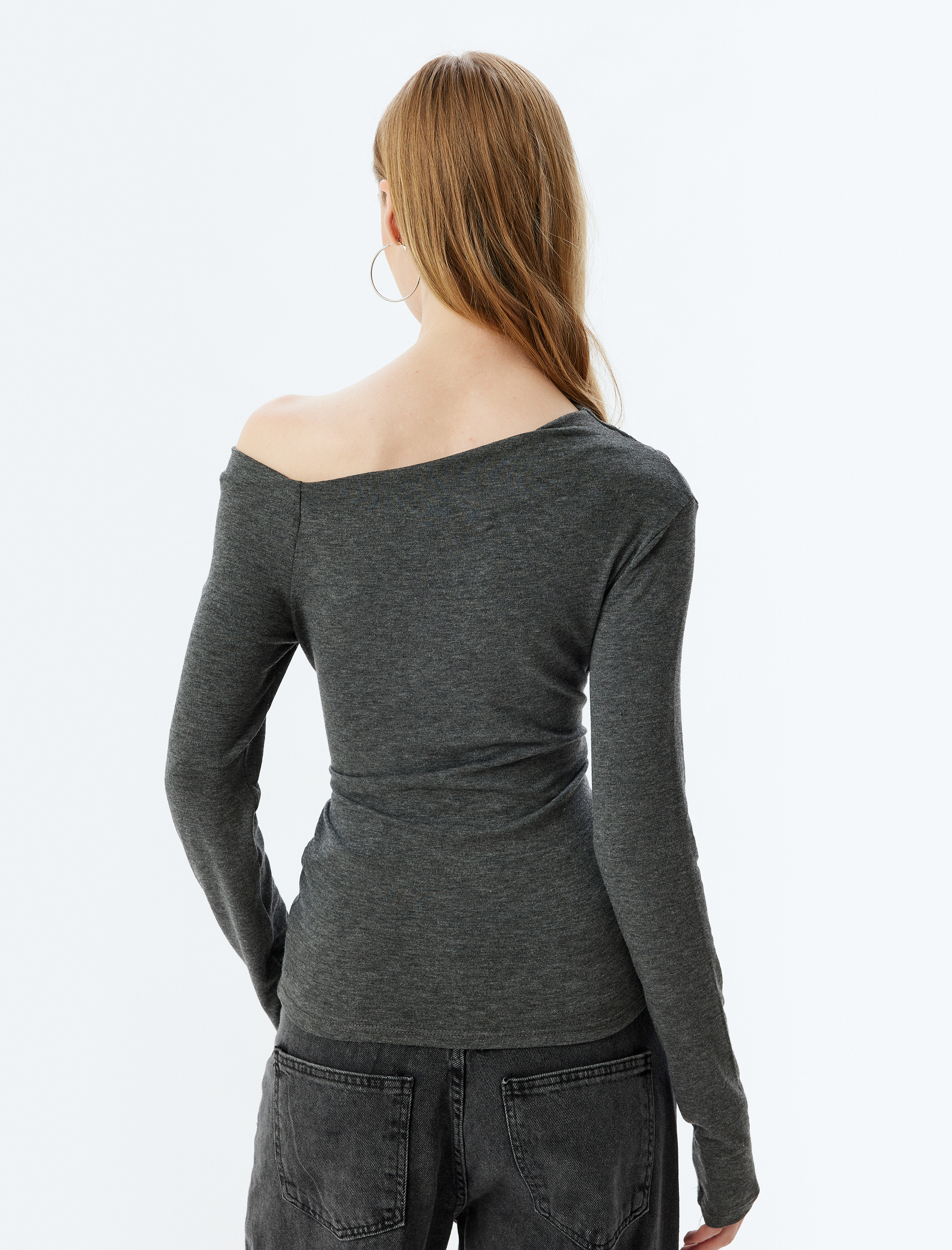   Uzun Kollu Bluz Drapeli Kayık Yaka Omzu Açık Slim Fit