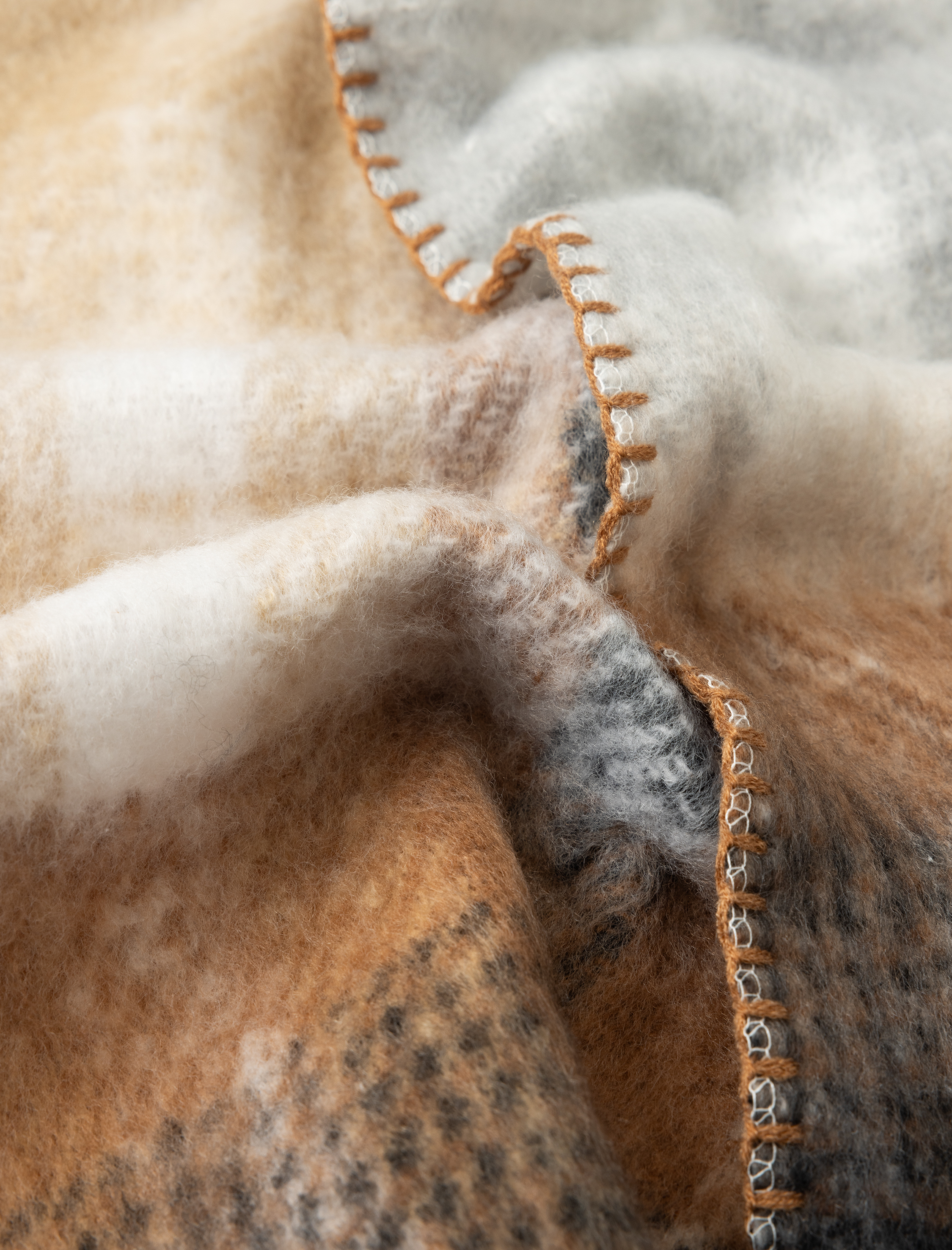  Kadın Uzun Atkı Ekoseli Püskül Detaylı Çok Renkli Yumuşak Dokulu