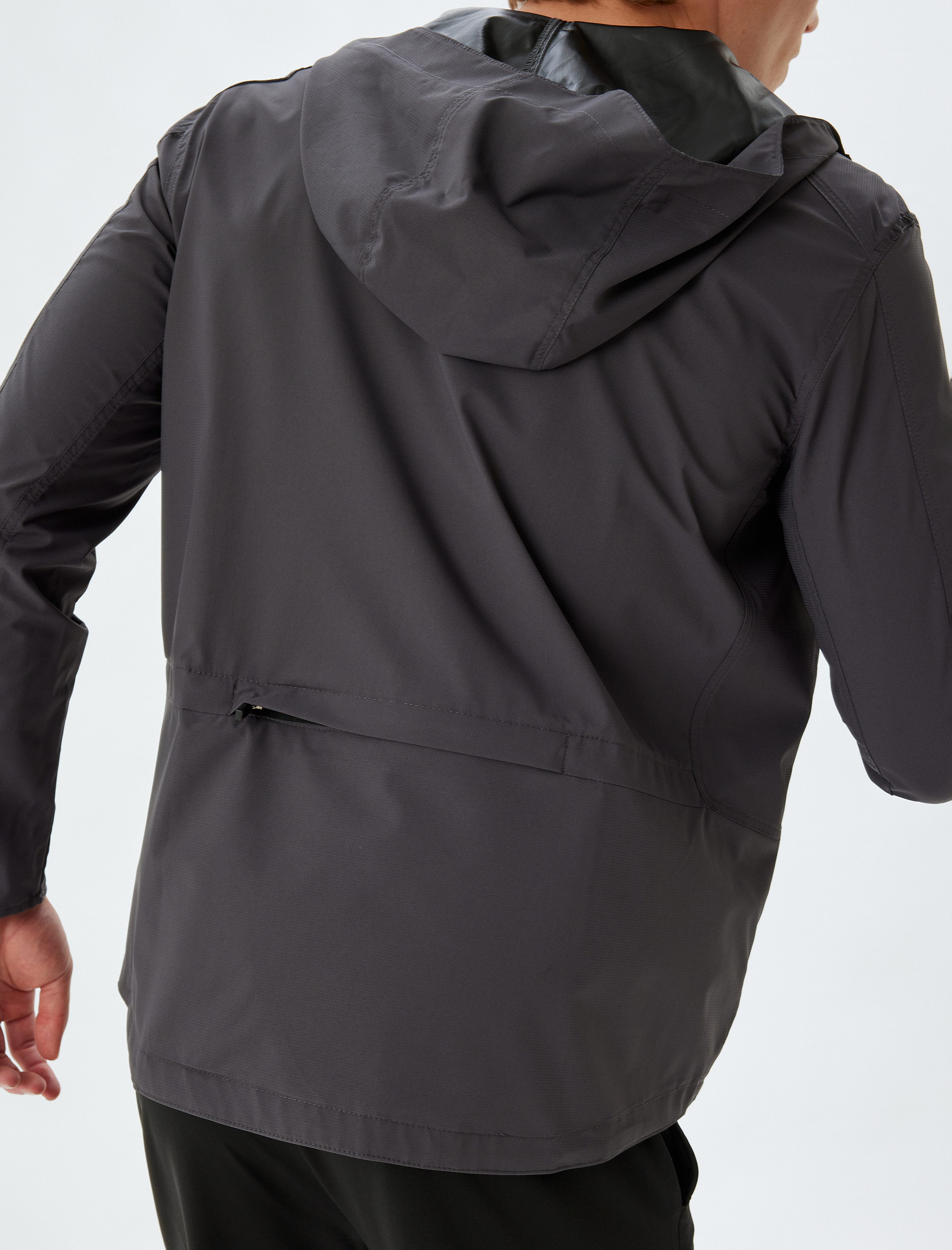   Spor Ceket Su Geçirmez Kapşonlu Uzun Kollu Fermuarlı Cep Detaylı