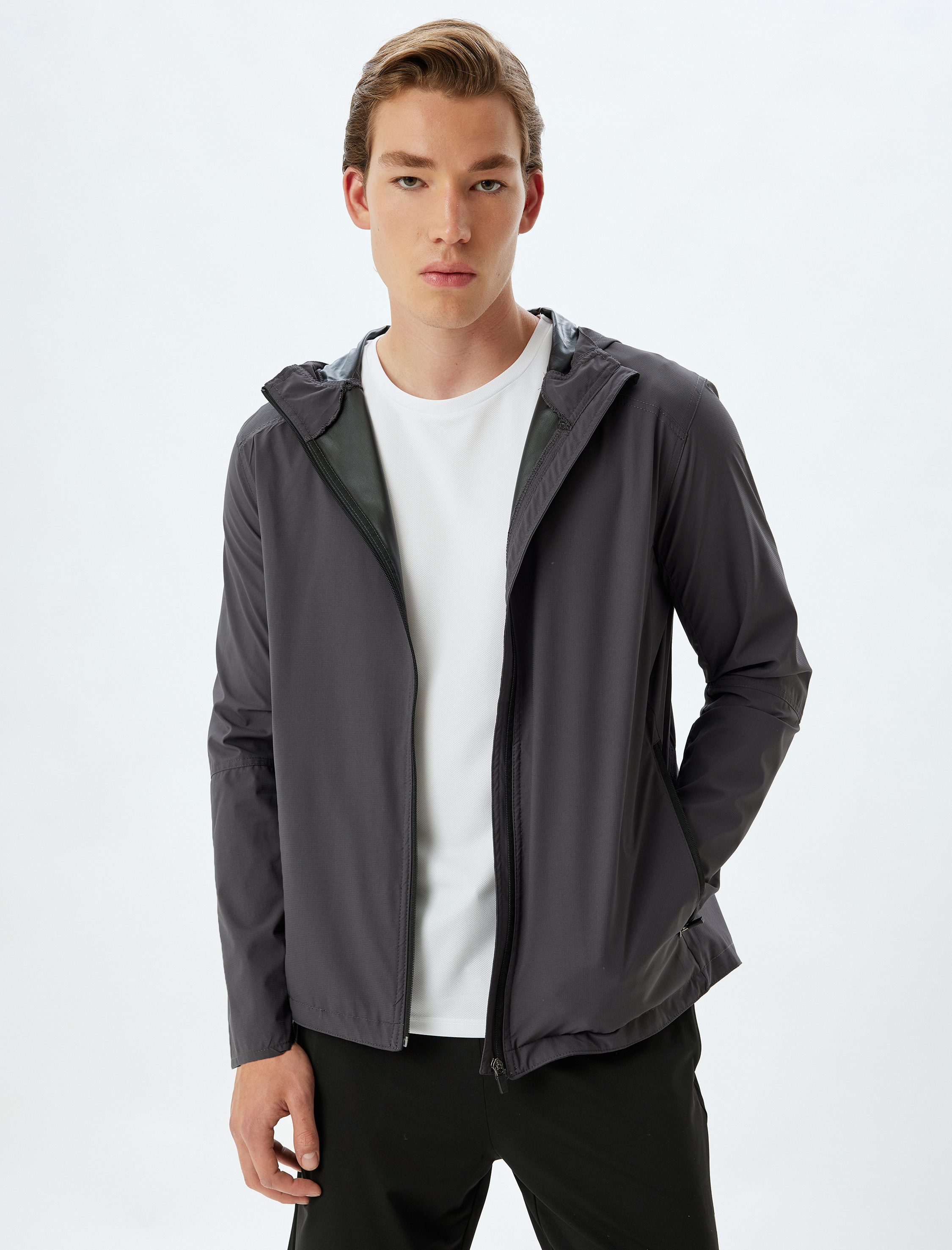   Spor Ceket Su Geçirmez Kapşonlu Uzun Kollu Fermuarlı Cep Detaylı