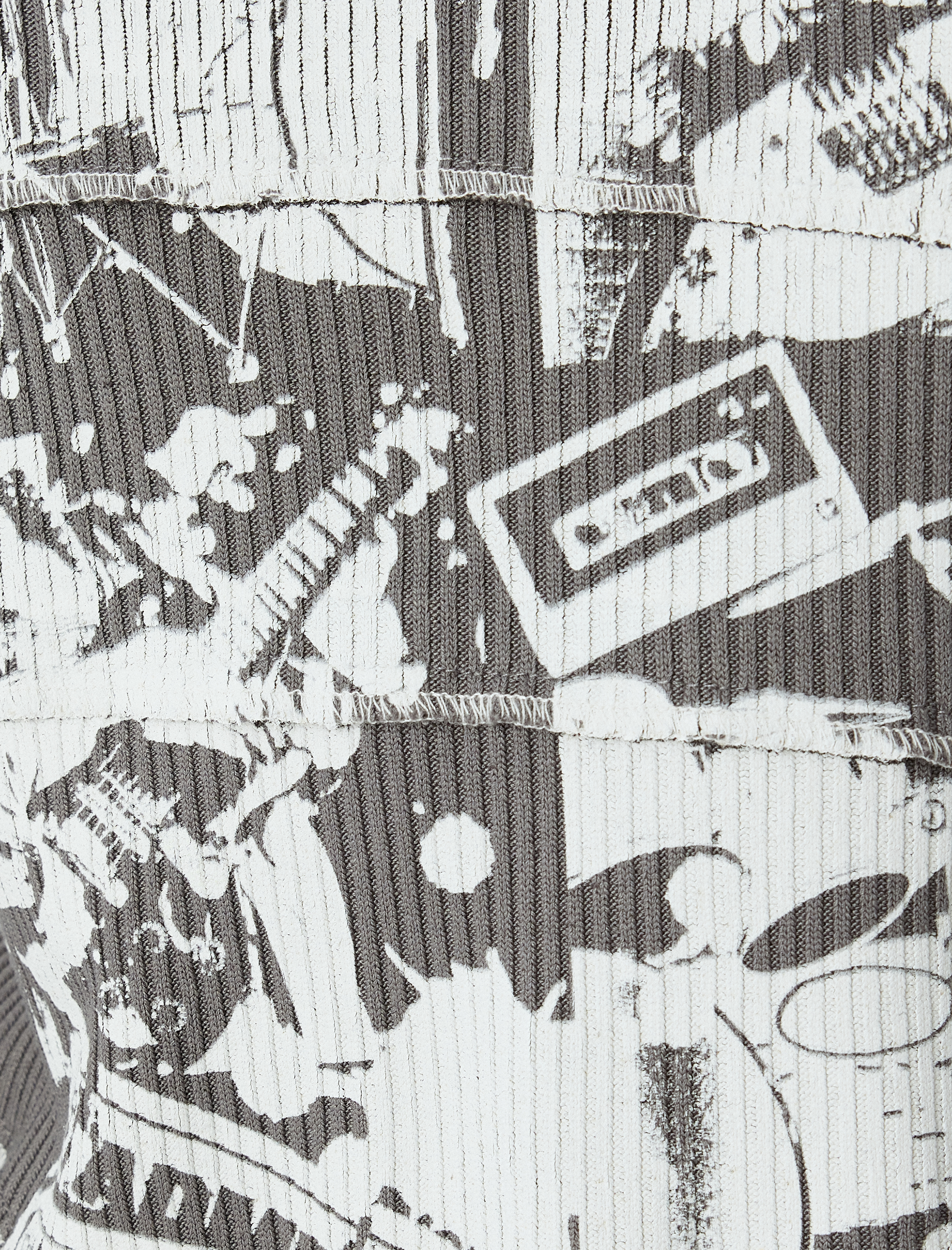   Uzun Kollu Tişört Fitilli Baskılı Kayık Yaka Asimetrik Kesim Slim Fit