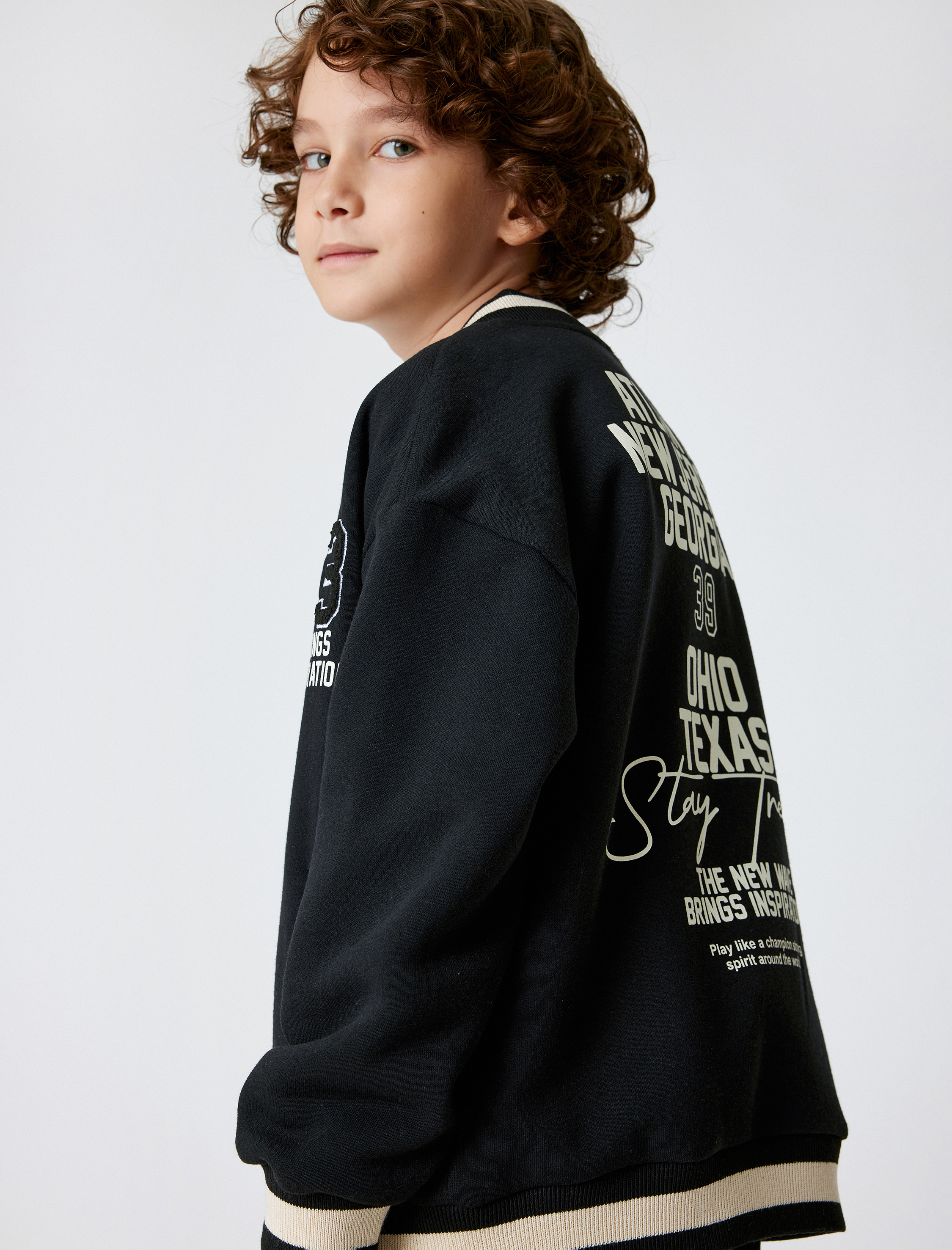  Erkek Çocuk Kolej Ceket Aplike Detaylı Cepli Yuvarlak Yaka Şardonlu