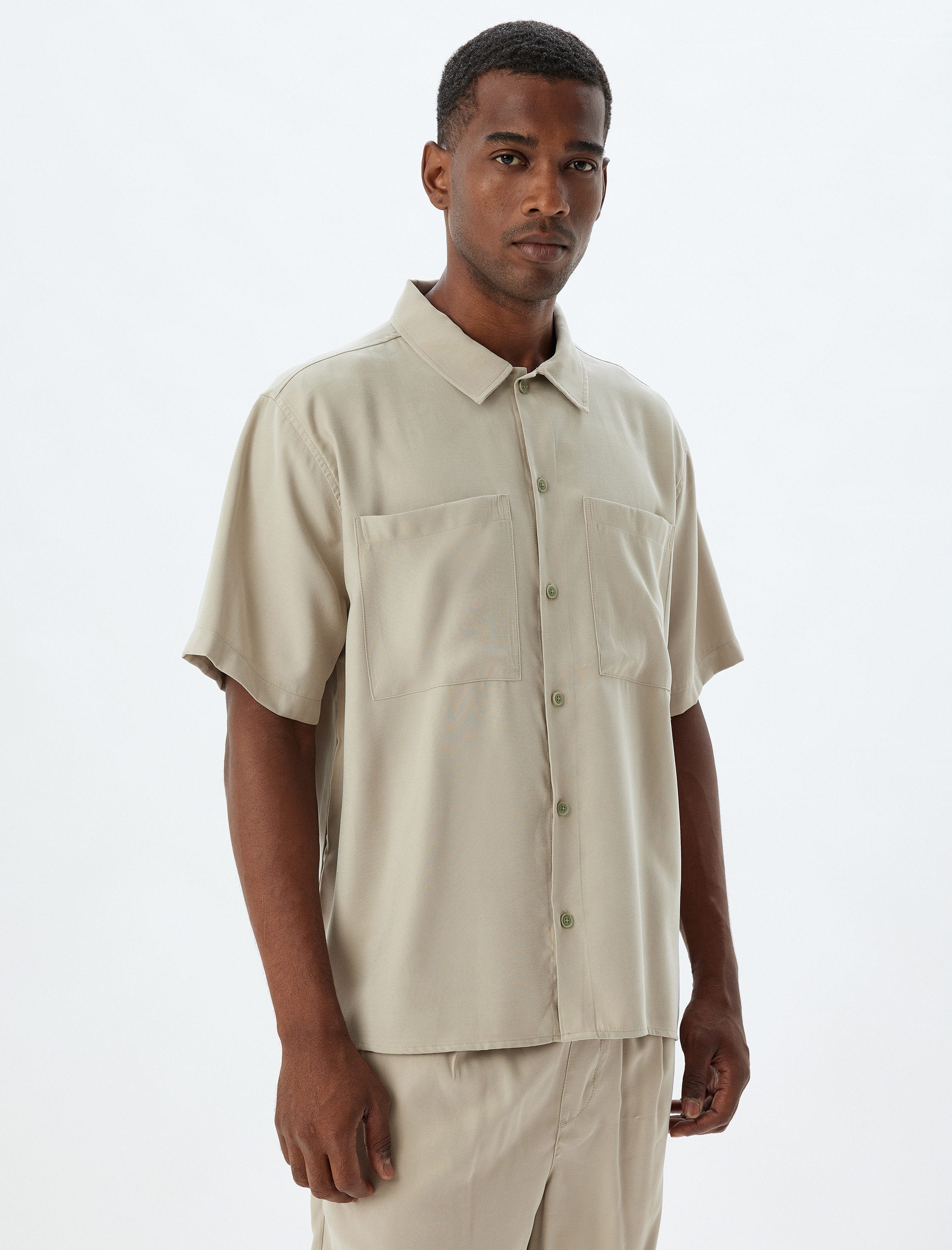   Basic Gömlek Viskon Kısa Kollu Cep Detaylı Regular Fit