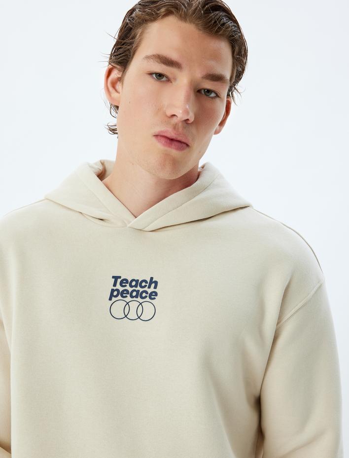  Kapşonlu Sweatshirt Oversize Slogan Baskılı Basic Kanguru Cep Detaylı Şardonlu Pamuk Karışımlı