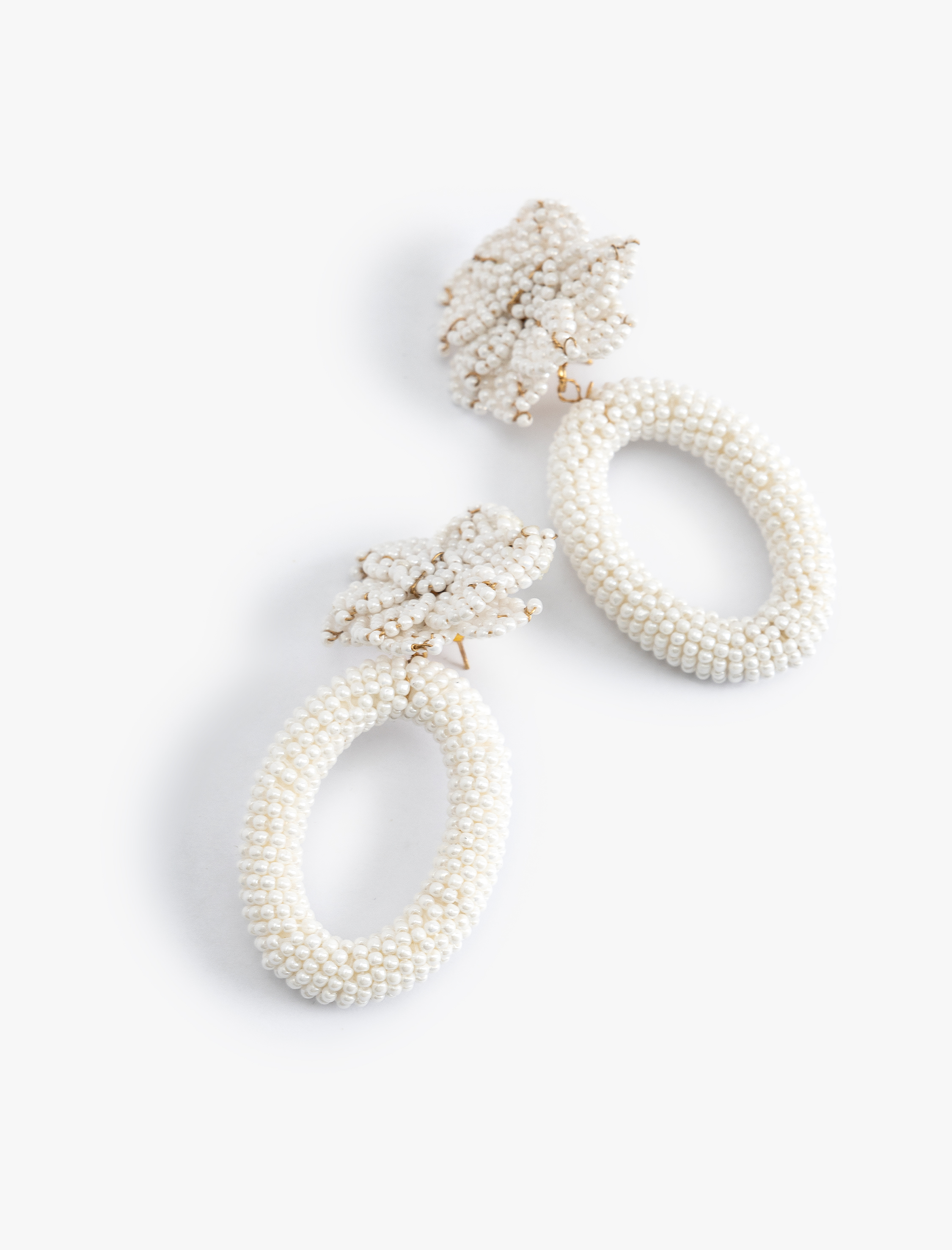  Kadın Çiçekli Küpe Büyük Boy Boncuklu Sallantılı - Koton X Sibil Çetinkaya