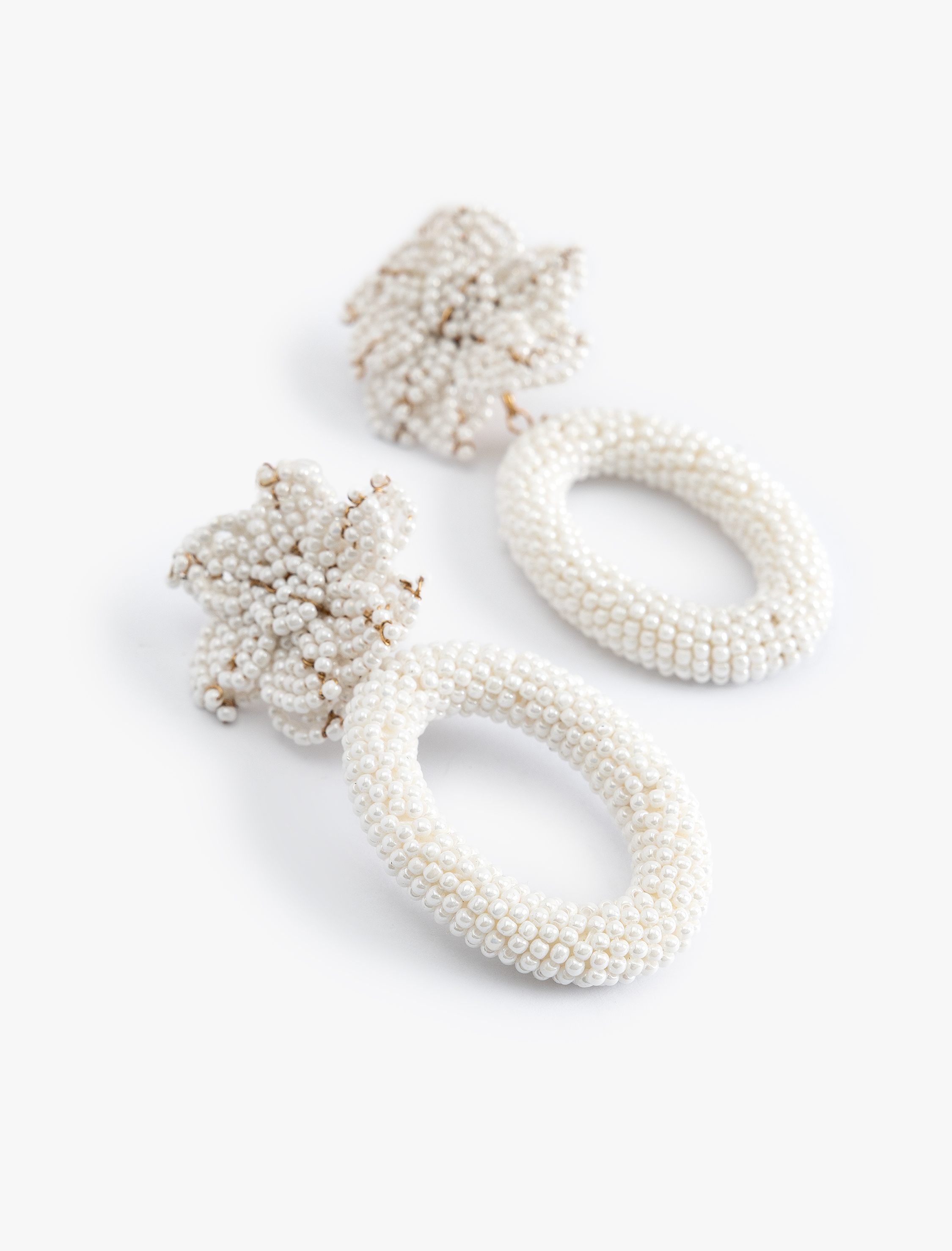  Kadın Çiçekli Küpe Büyük Boy Boncuklu Sallantılı - Koton X Sibil Çetinkaya