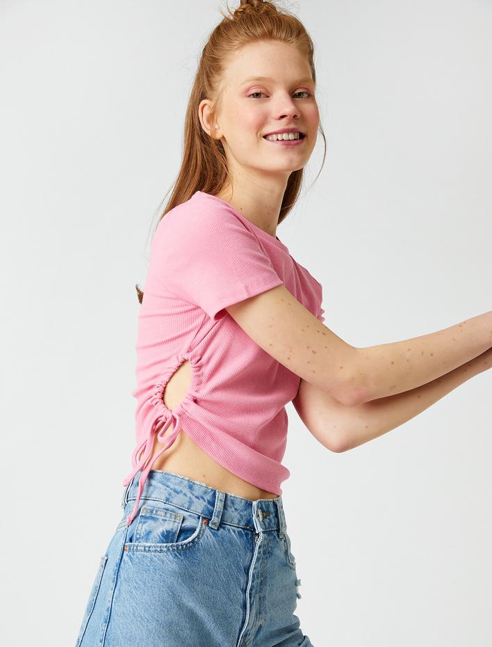  Pencere Detaylı Crop Tişört
