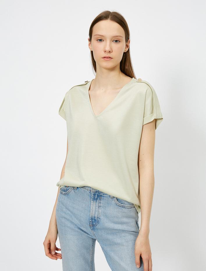 Kol Detaylı V Yaka Kısa Kollu Tişört