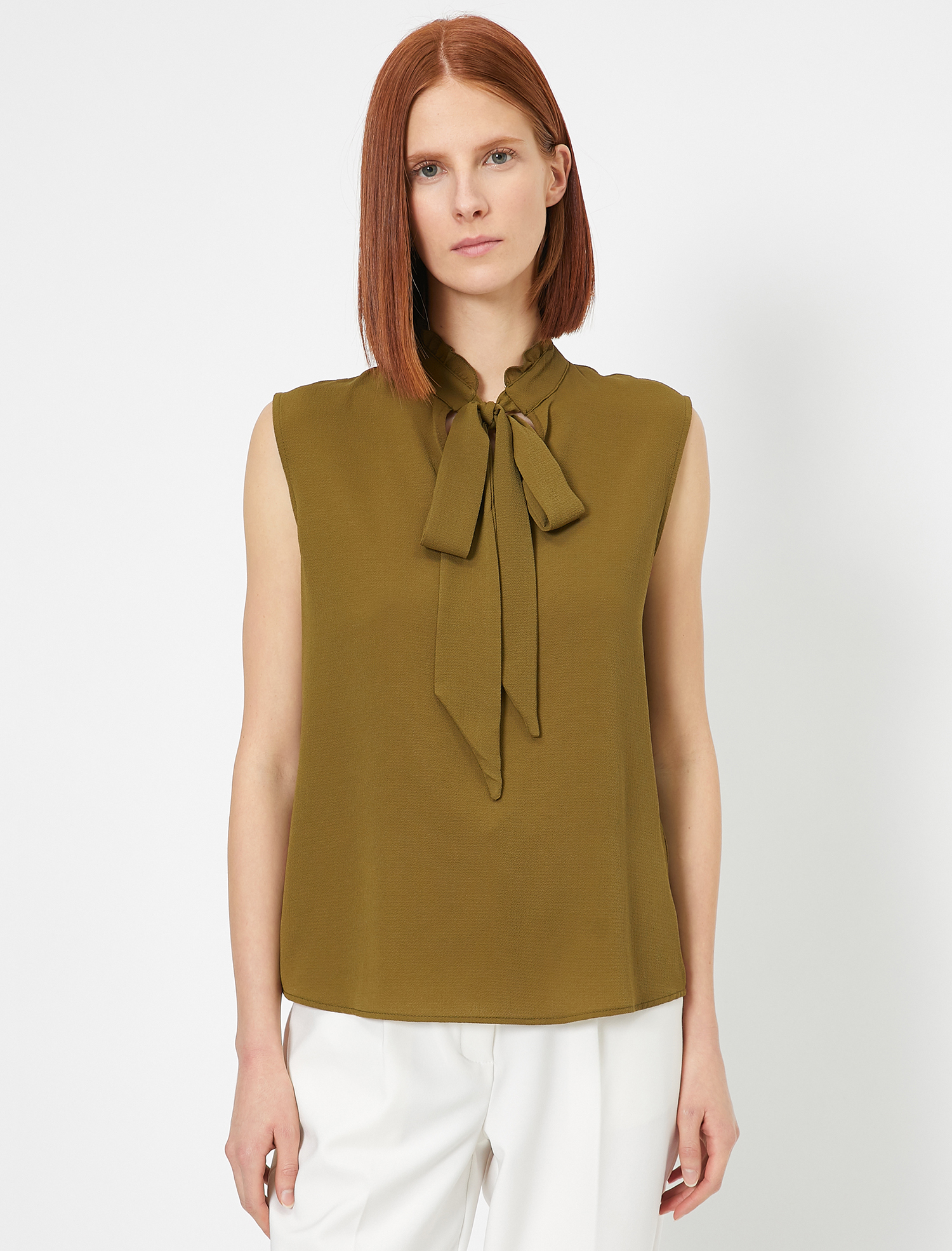   Fular Detaylı Kısa Kollu Bluz