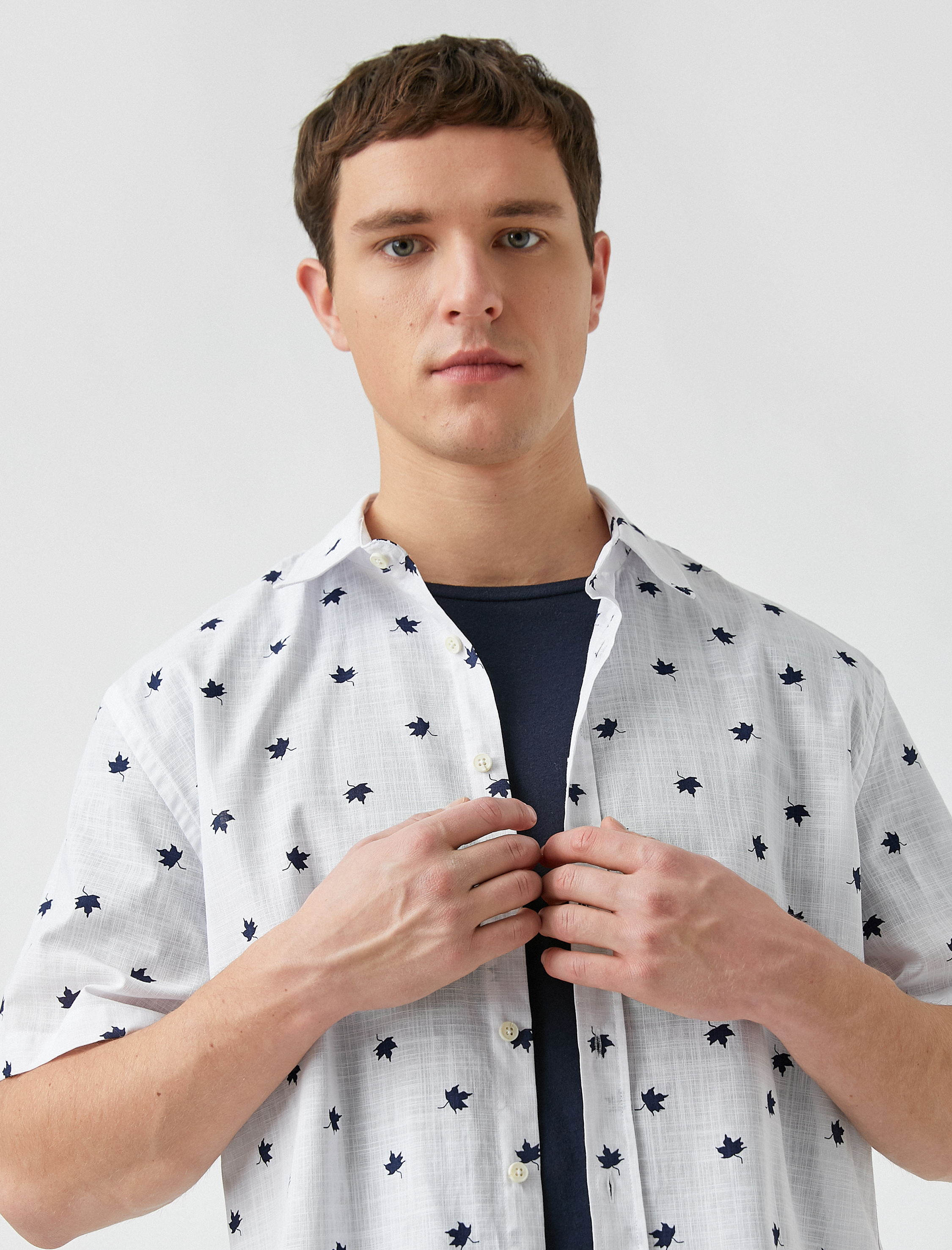 Yaprak Baskılı Kısa Kollu Gömlek