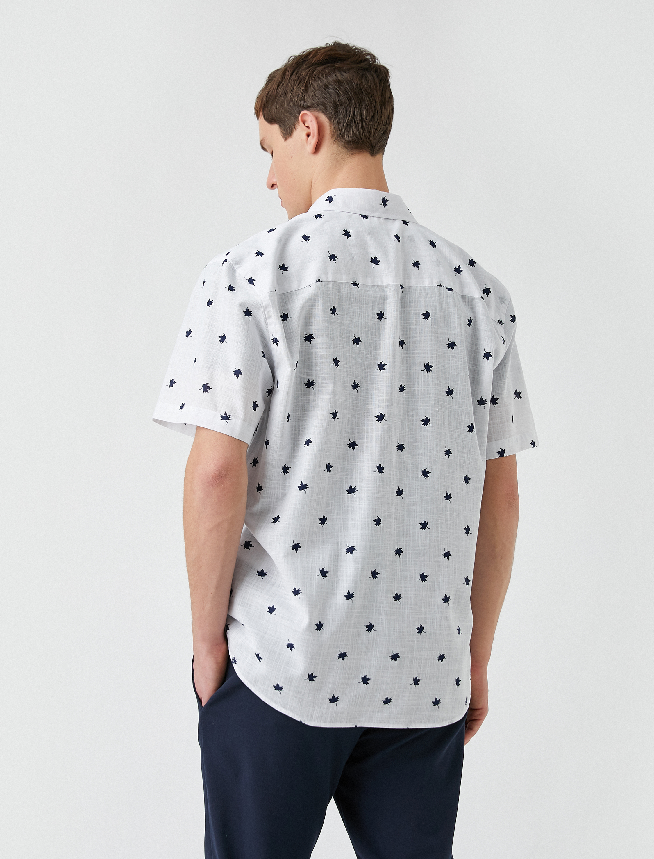 Yaprak Baskılı Kısa Kollu Gömlek